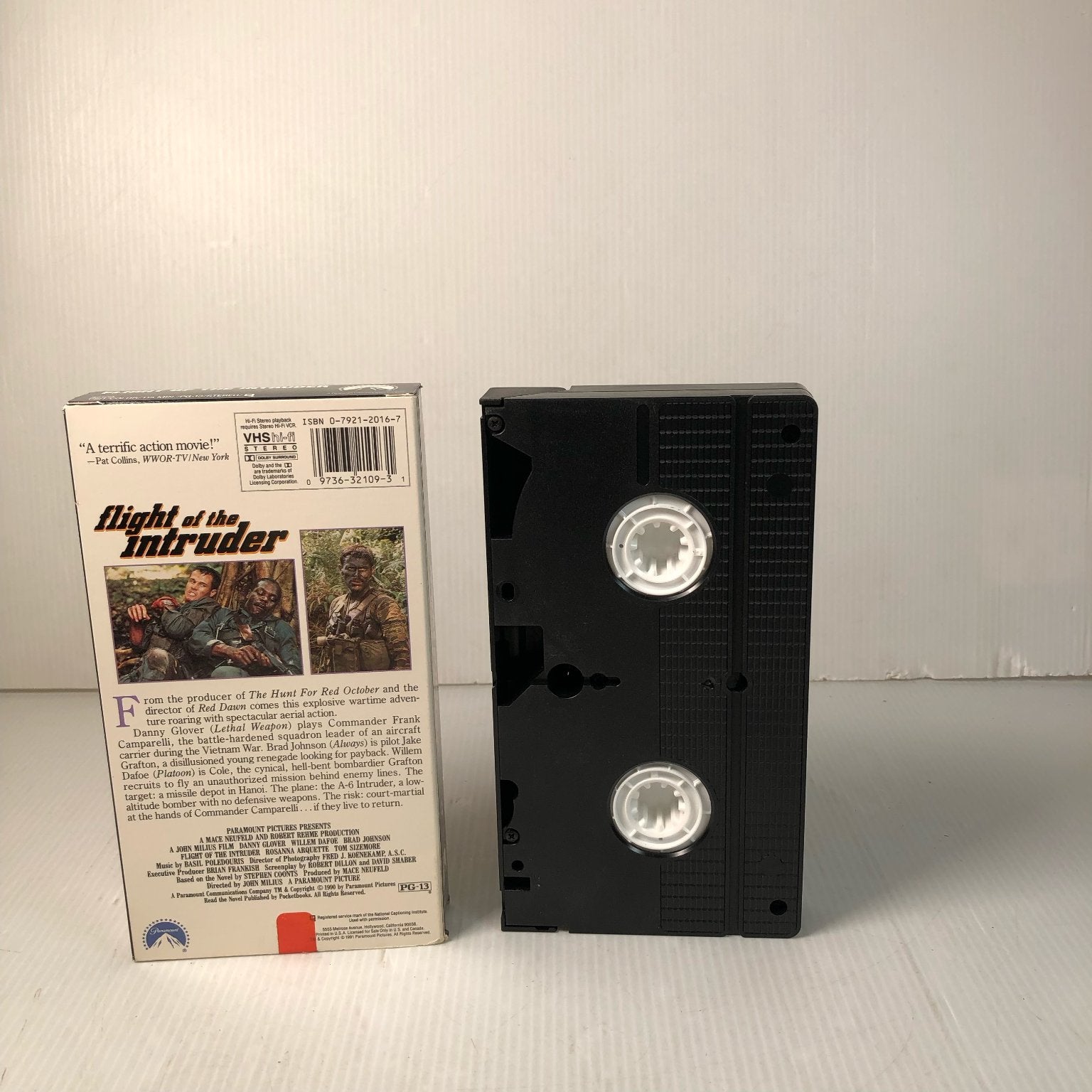 Flight of the Intruder VHS 1991 Action Military Thriller Paramount Pictures