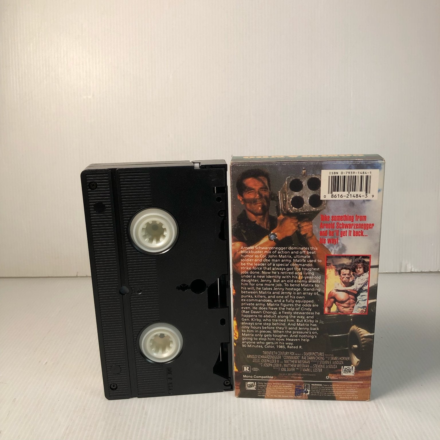 Commando VHS 1985 Action Arnold Schwarzenegger CBS FOX Hi-Fi Stereo