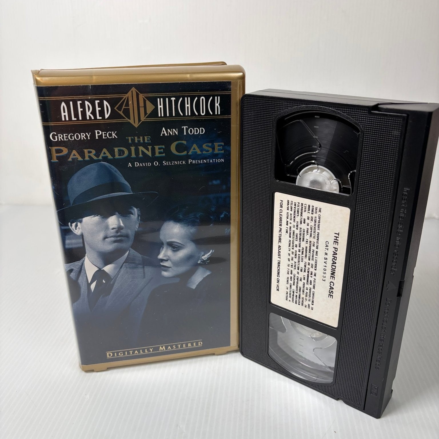The Paradine Case VHS 1947 Suspense Thriller Alfred Hitchcock Clamshell