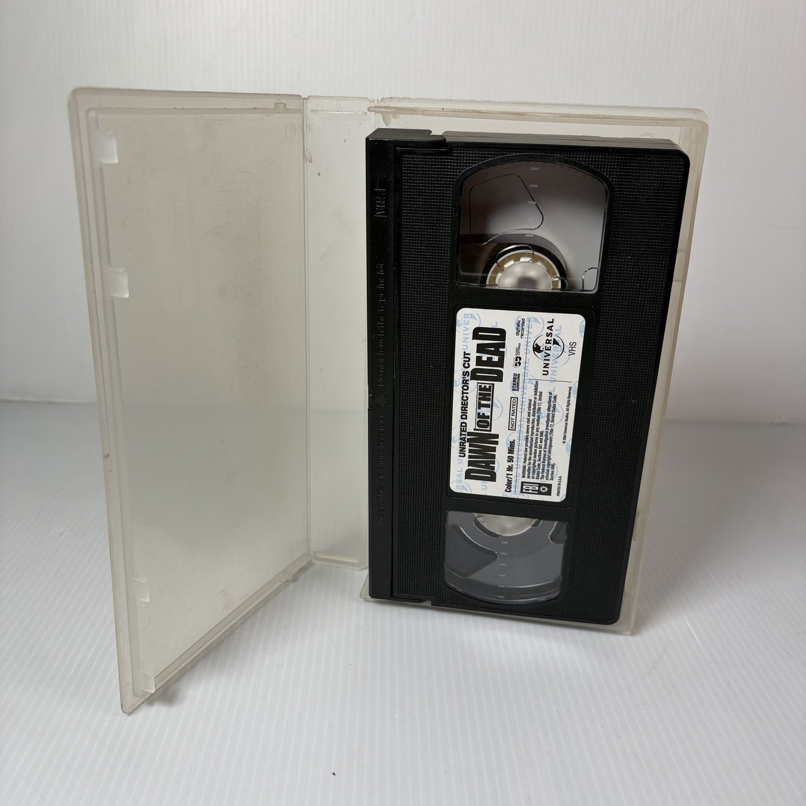Dawn of the Dead (2004) Unrated Director's Cut VHS Tape Horror Zombie Universal