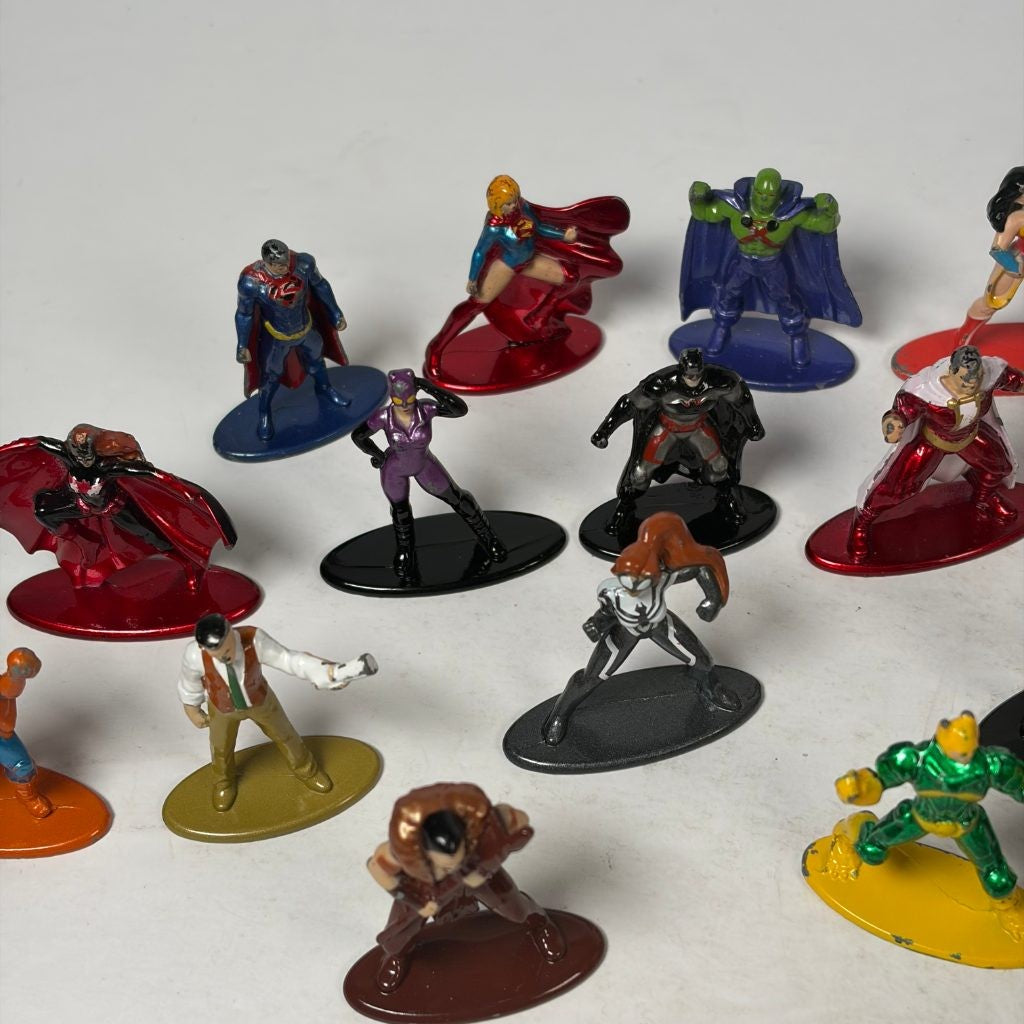 Jada Nano Metalfigs DC Comics Lot of 20 Diecast Mini Figures Batman Superman