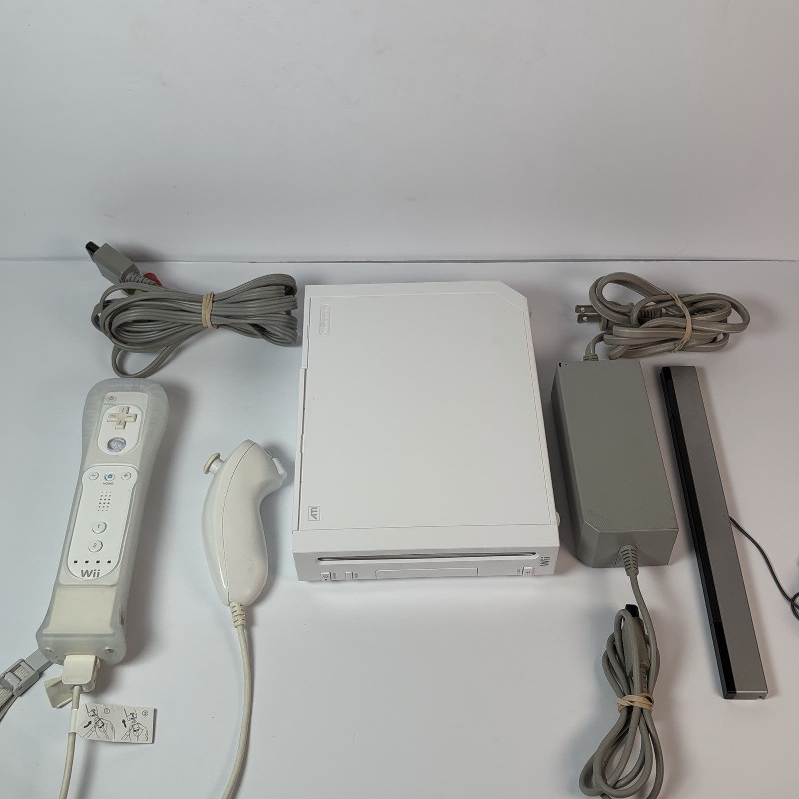 Nintendo Wii RVL-001 White Console w/ Motion Plus & Nunchuk Gamecube Compatible