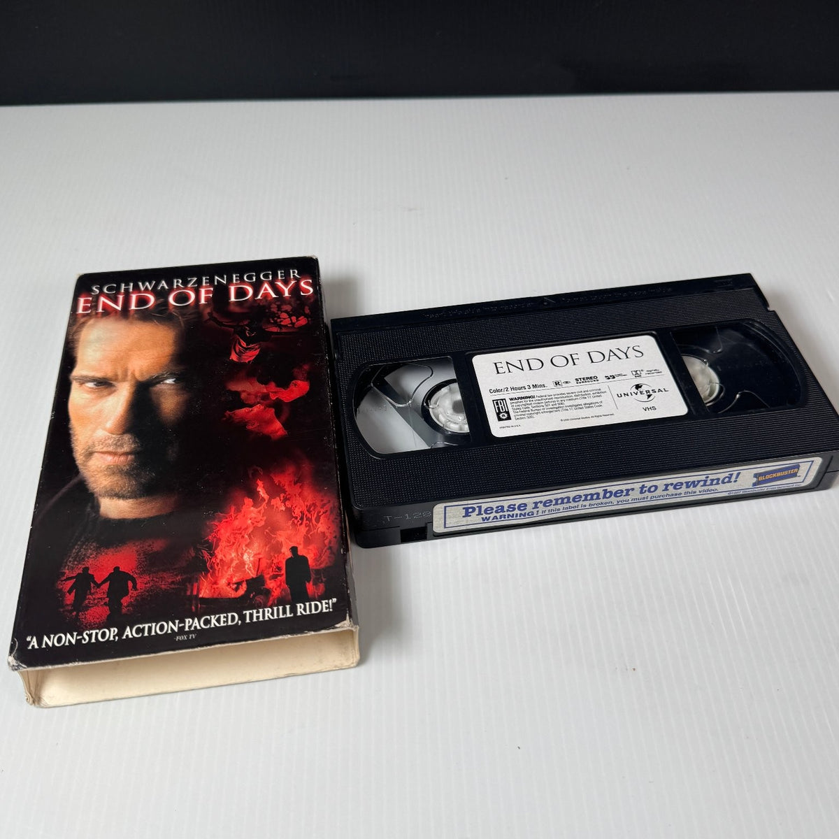 End of Days VHS 1999 Action Thriller Original Release Universal