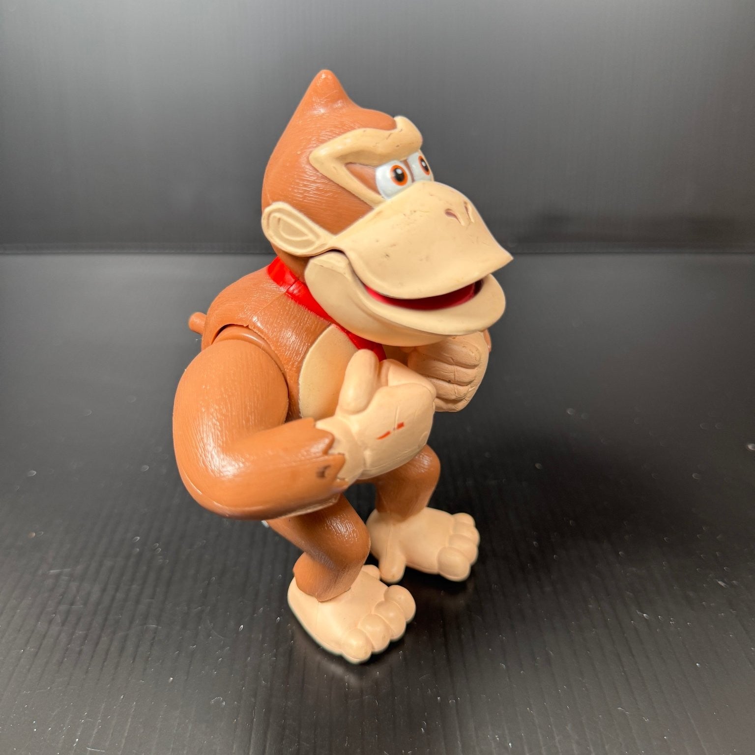 Vintage Chest Slammin Donkey Kong 5in Plastic Action Figure Nintendo 64 Era