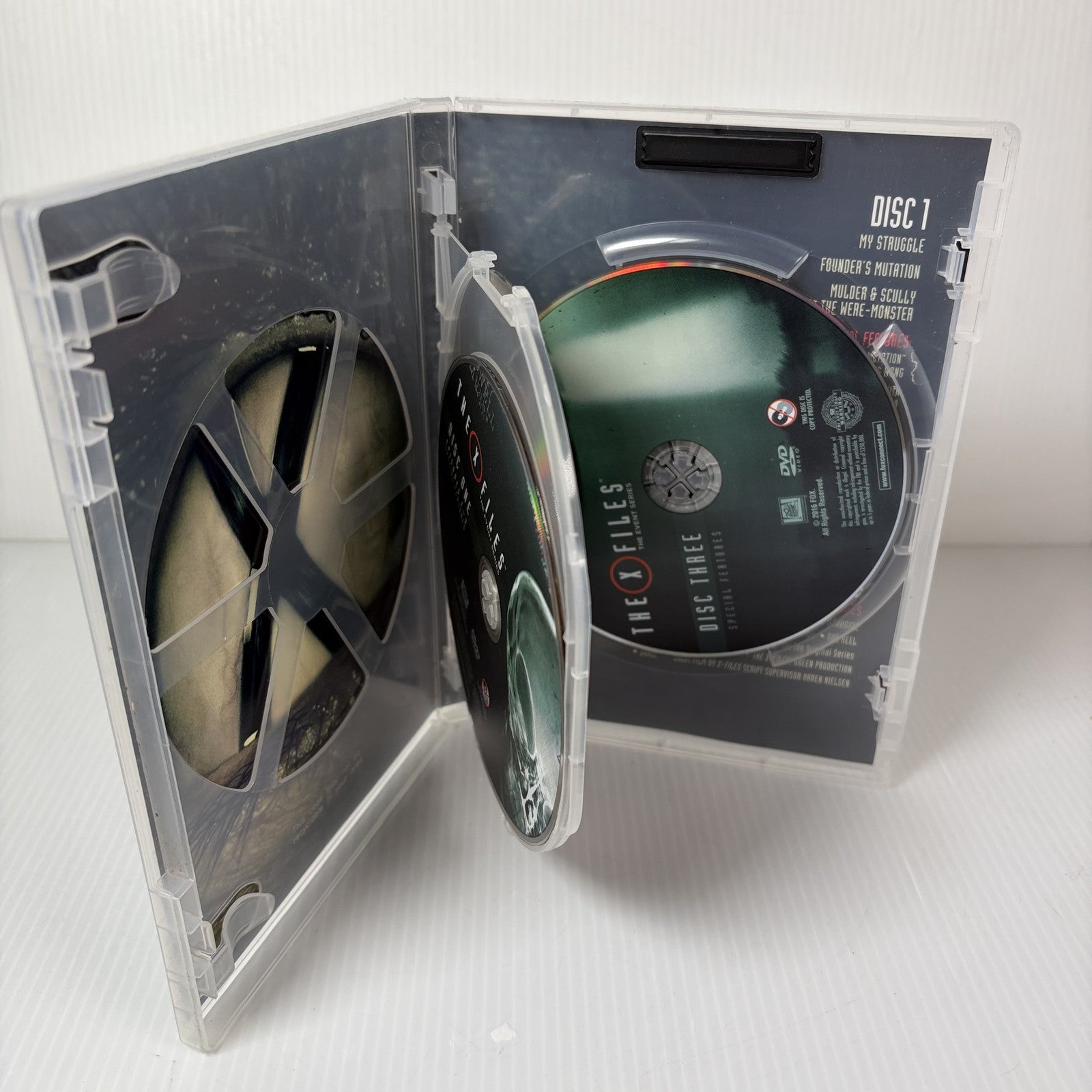 The X-Files The Event Series DVD 3-Disc Set David Duchovny Gillian Anderson