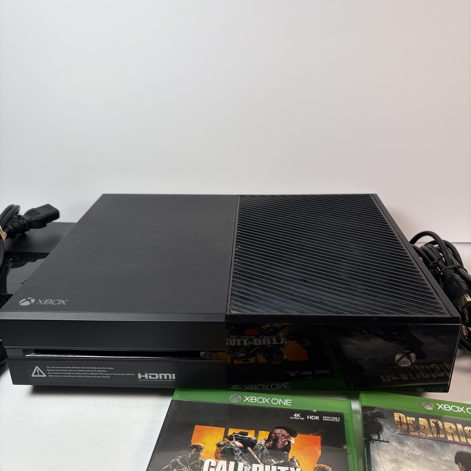 Xbox One Console 500GB Black with Kinect, Controller, 2 Games & Cables