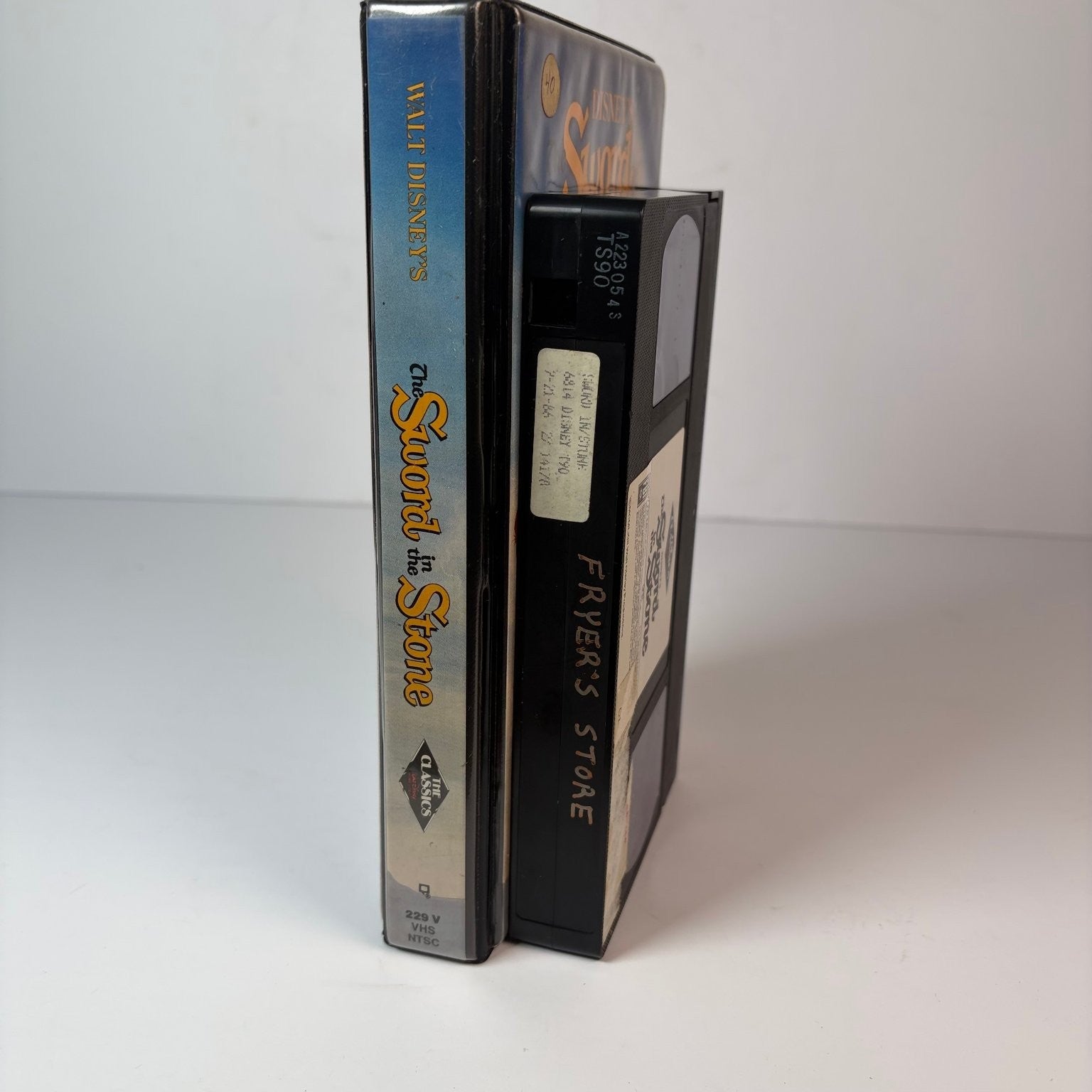 The Sword in the Stone VHS 1990 Animated Classic Disney The Classics