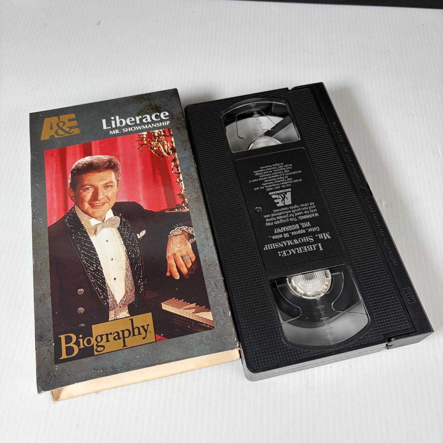 Liberace Mr. Showmanship VHS A&E Biography 1993 Music A&E Home Video