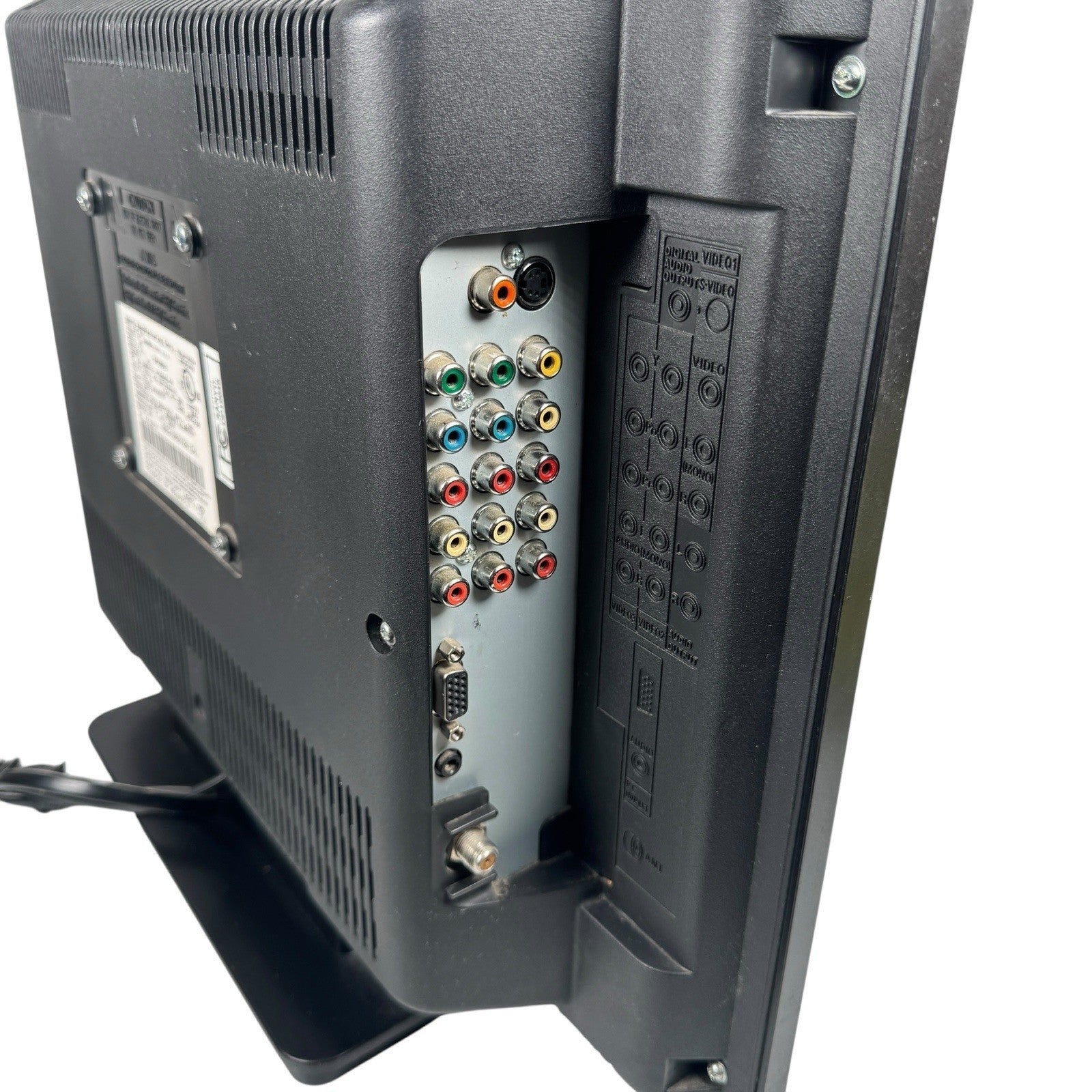 Sanyo DP19648 19" LCD HDTV 720p Retro Gaming Television / Monitor VGA Input