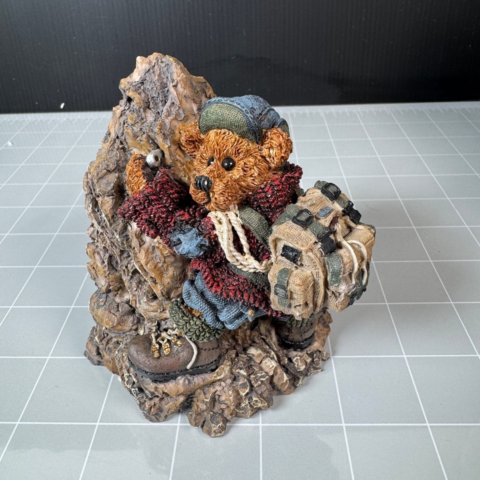 Boyds Bears Climber Resin Figure w/Base 1991 Bearstone Collection