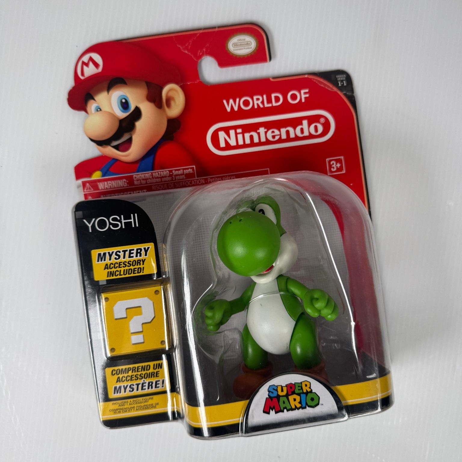 Yoshi 4" Figure w/ Mystery Accessory Jakks Pacific World of Nintendo Super Mario