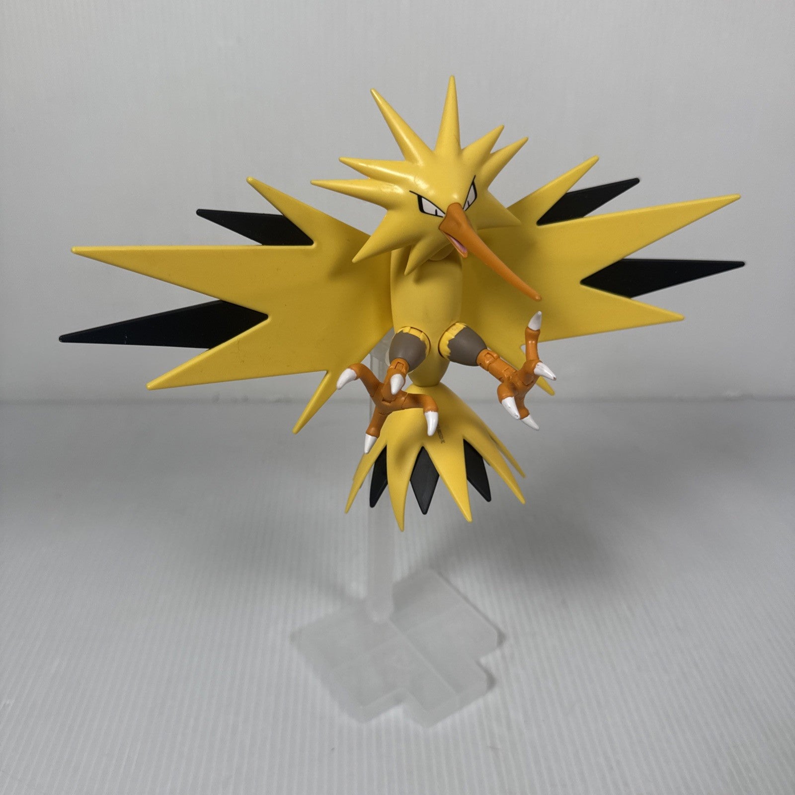 Pokemon Select Series 2 ZAPDOS w Display Stand 6" Articulated Figure 2022