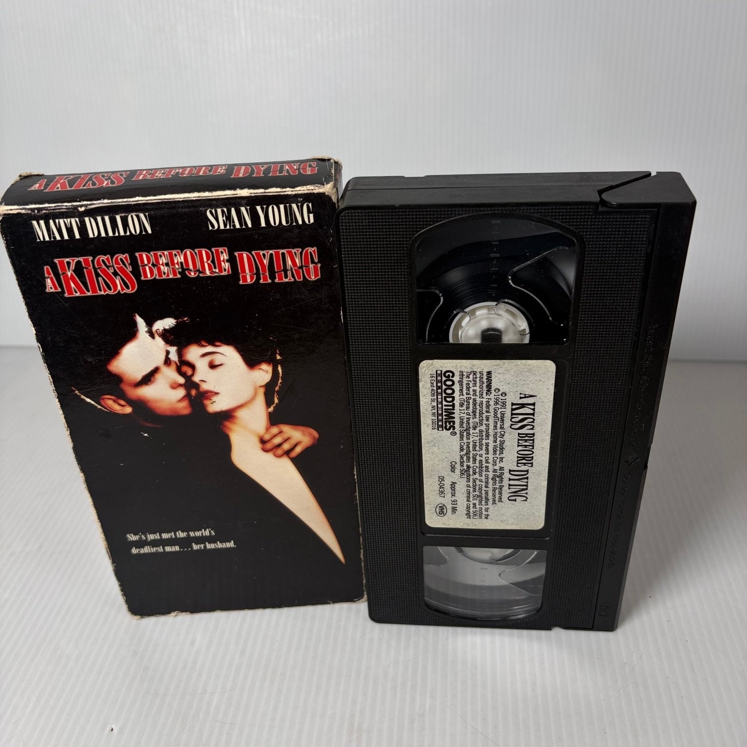 A Kiss Before Dying VHS 1991 Romantic Thriller Matt Dillon Universal Pictures