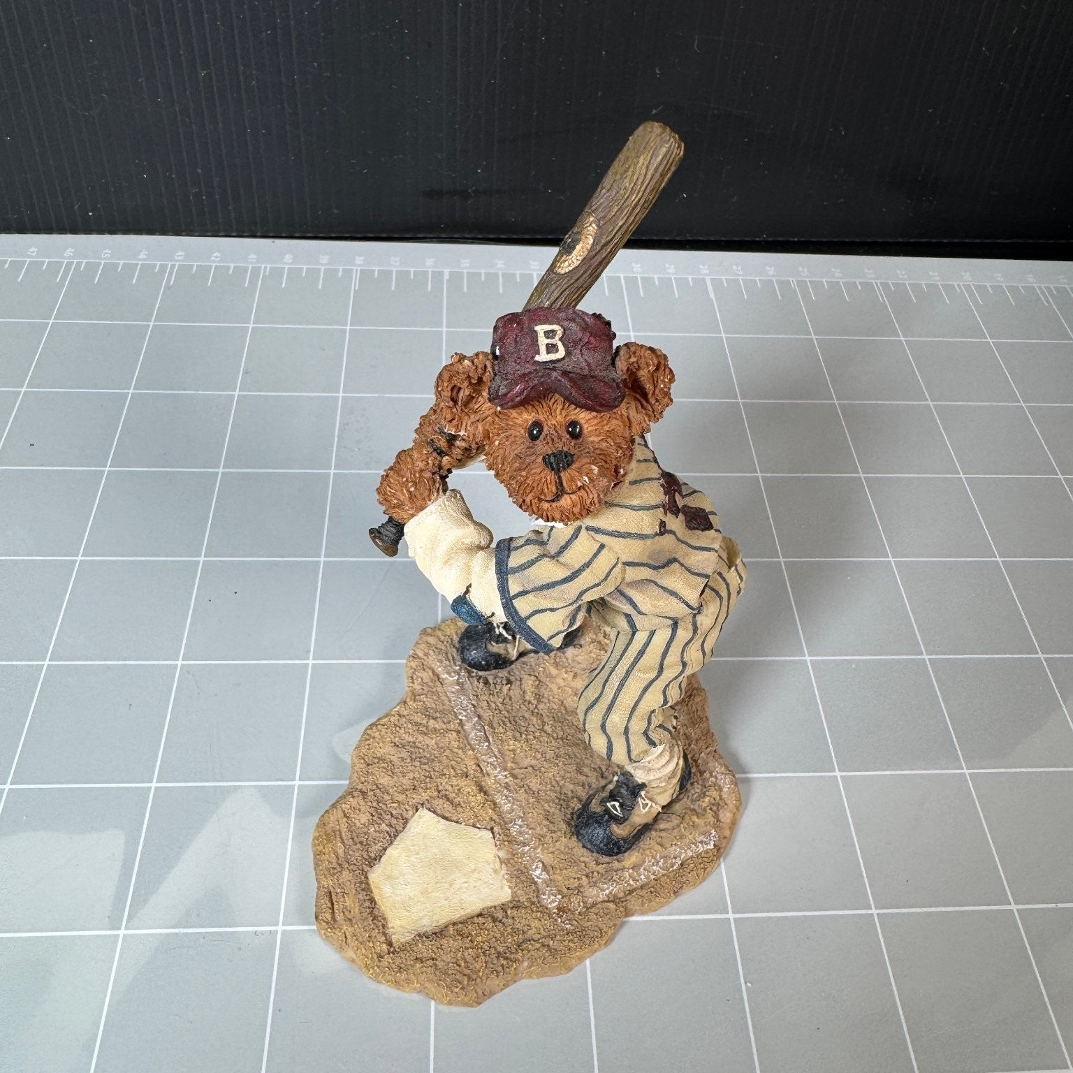 Slugger McGee Swing Batta Batta Boyd's Bears & Friends Resin Statue Baseball