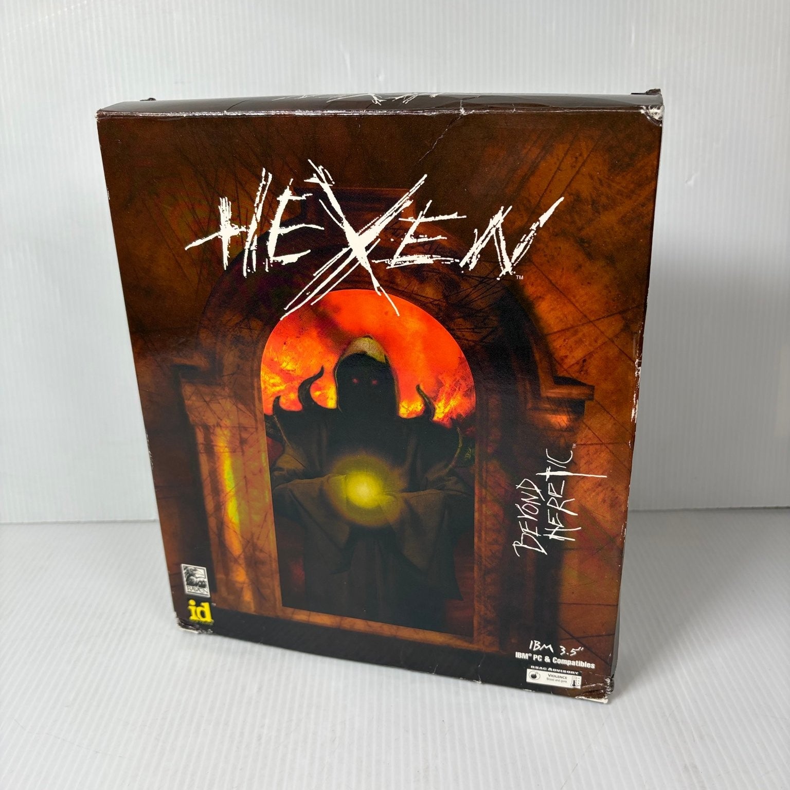 Hexen Beyond Heretic IBM PC Rare 3.5" Floppy Disk Version FPS Complete w/ Poster