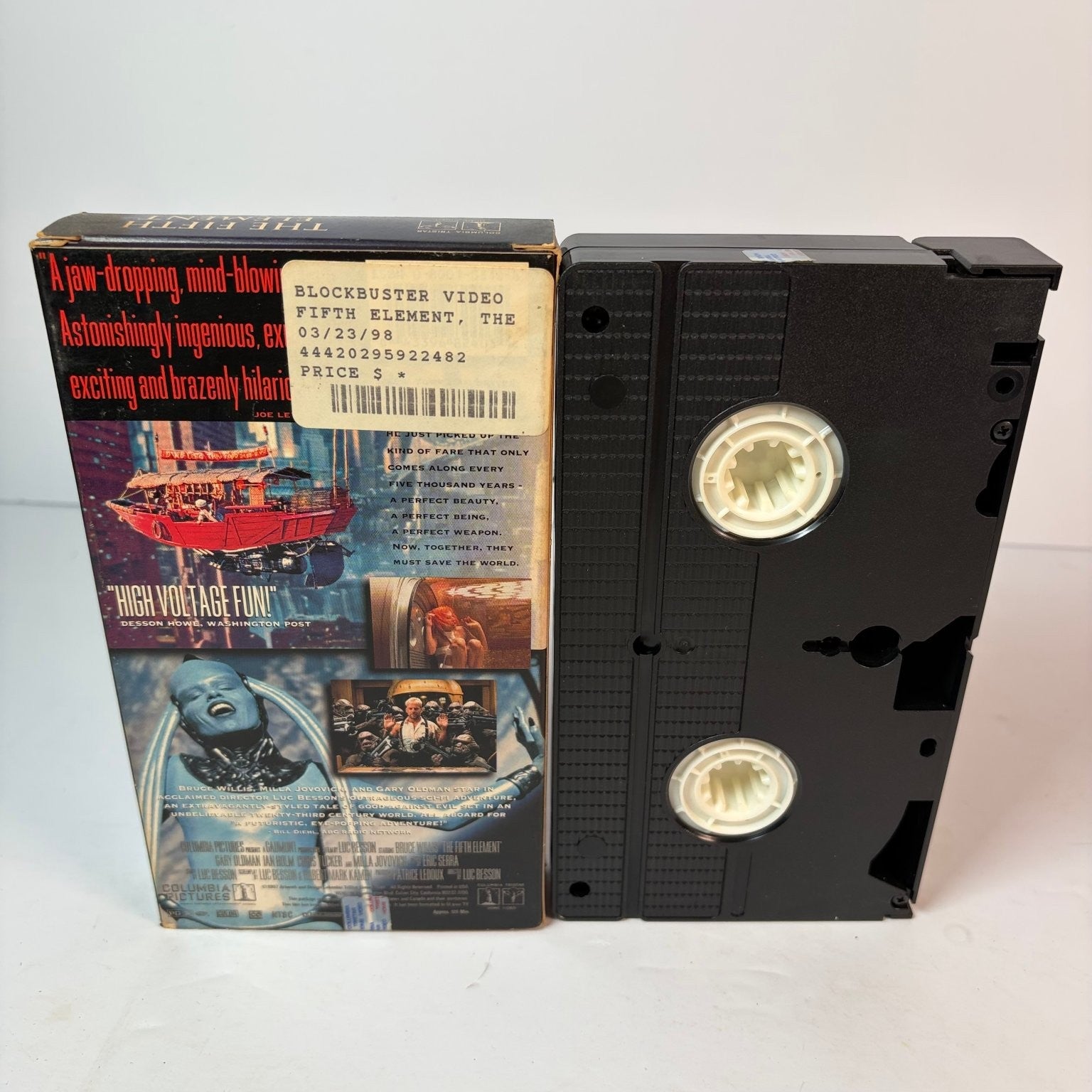 Bruce Willis The Fifth Element VHS 1997 Sci-Fi Action Columbia TriStar