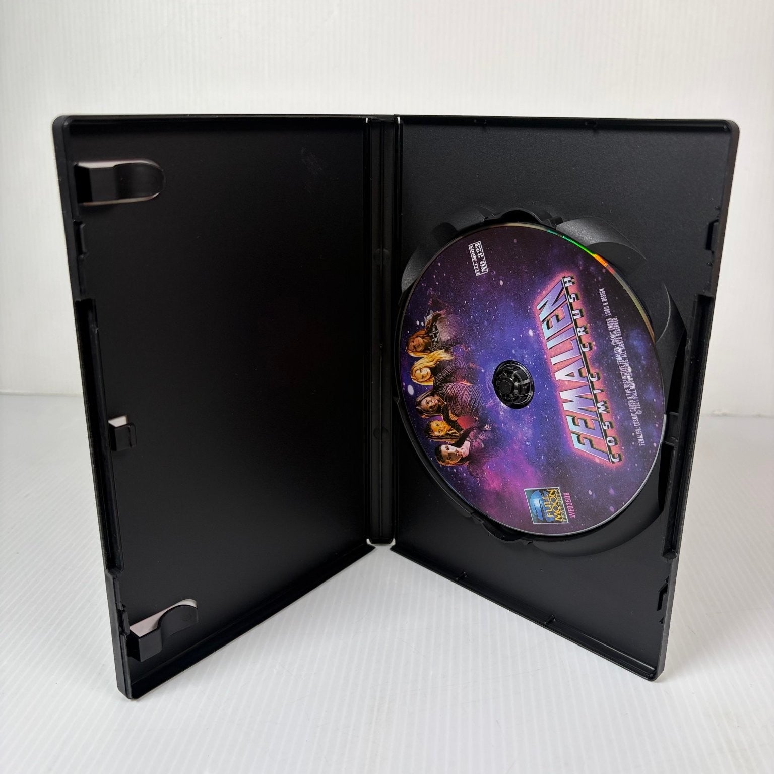 FEMALIEN COSMIC CRUSH DVD (2022) Sci-Fi Horror Space Opera Full Moon Features