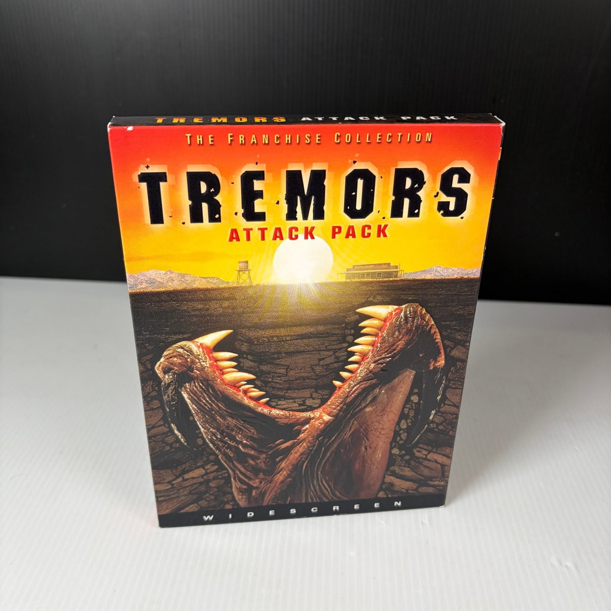 Tremors Attack Pack DVD 2005 Franchise Collection Kevin Bacon Special Features