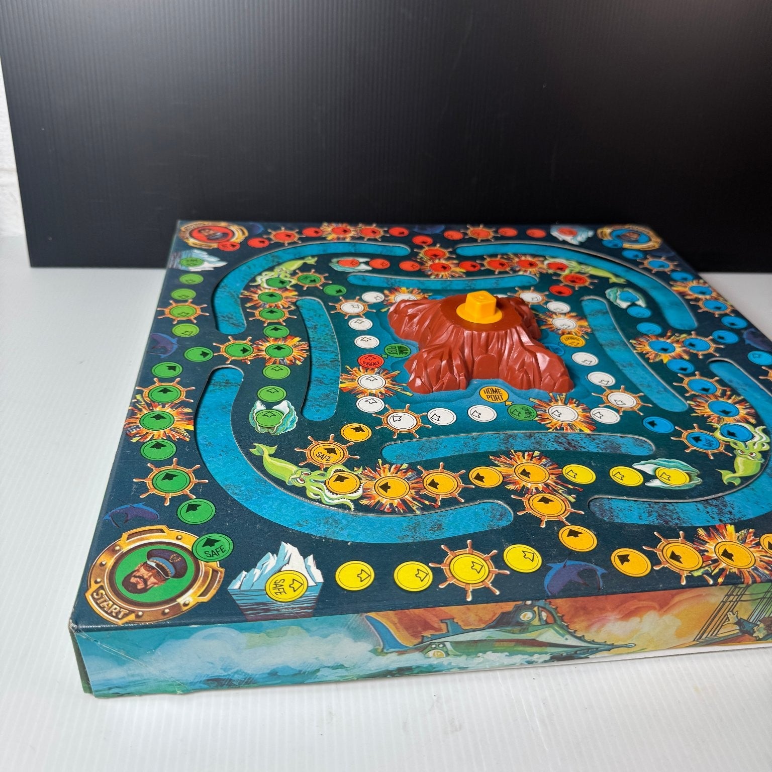 Disney World 20,000 Leagues Under The Sea Game Lakeside Board Game Complete