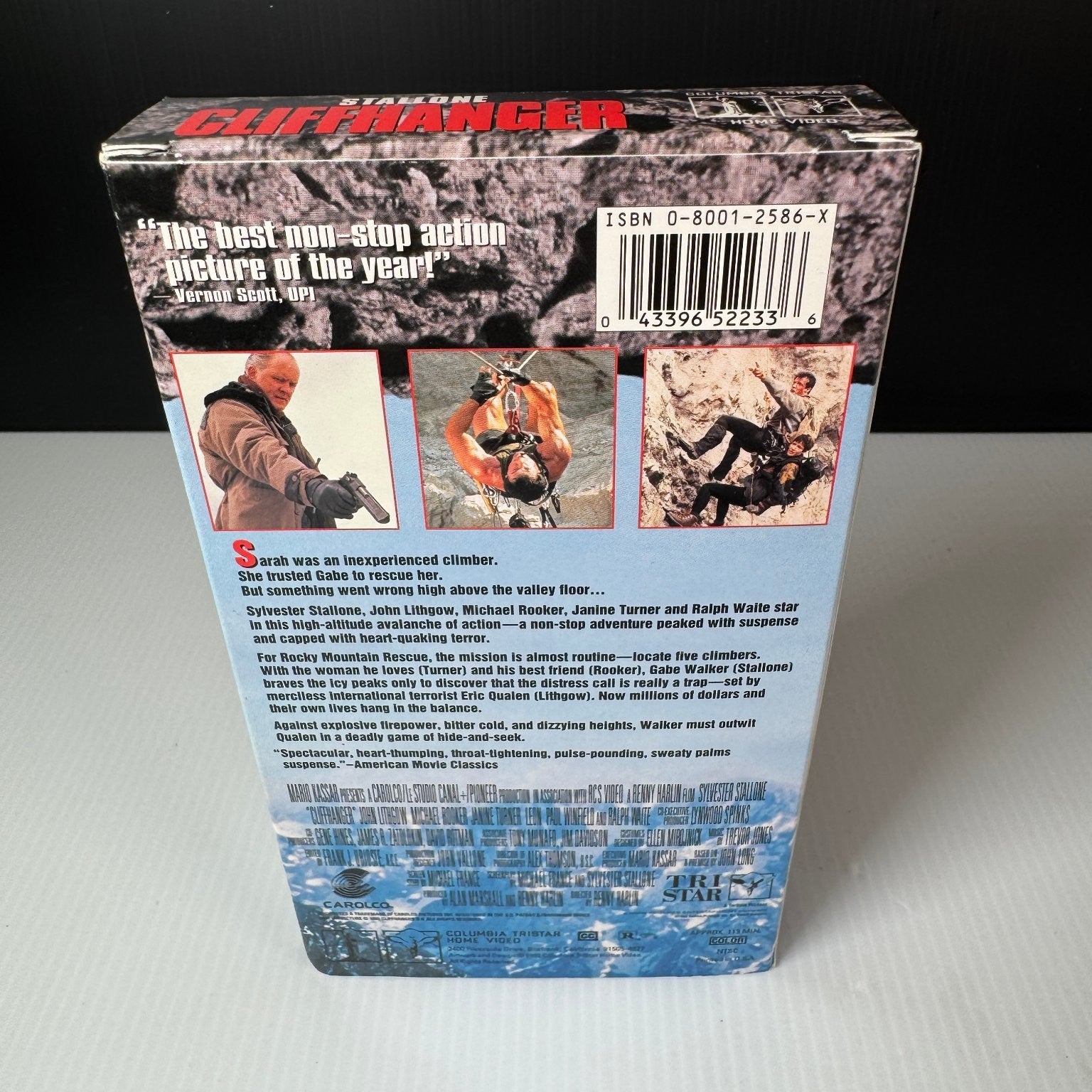 Cliffhanger VHS 1993 Action Thriller Original Release Columbia TriStar