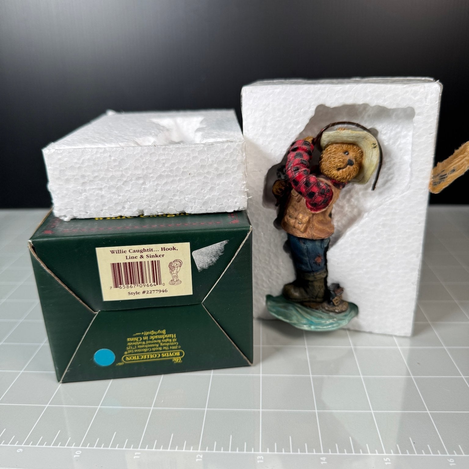 Willie Caught it Hook, Line & Sinker Boyds Collection Figurine Style 2277946