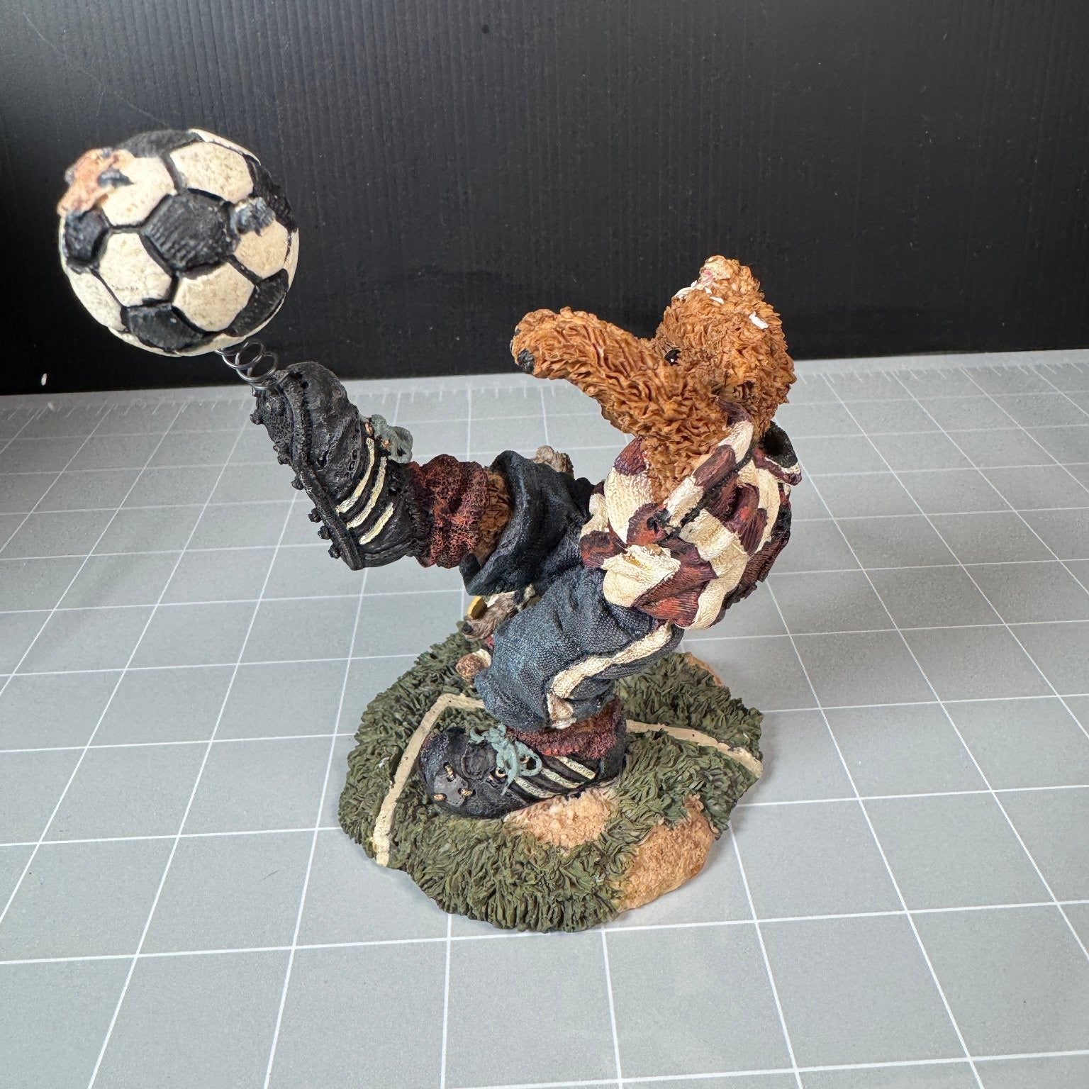 Rocky Bruin Score Score Score Boyds Collection Bear Figurine 1993