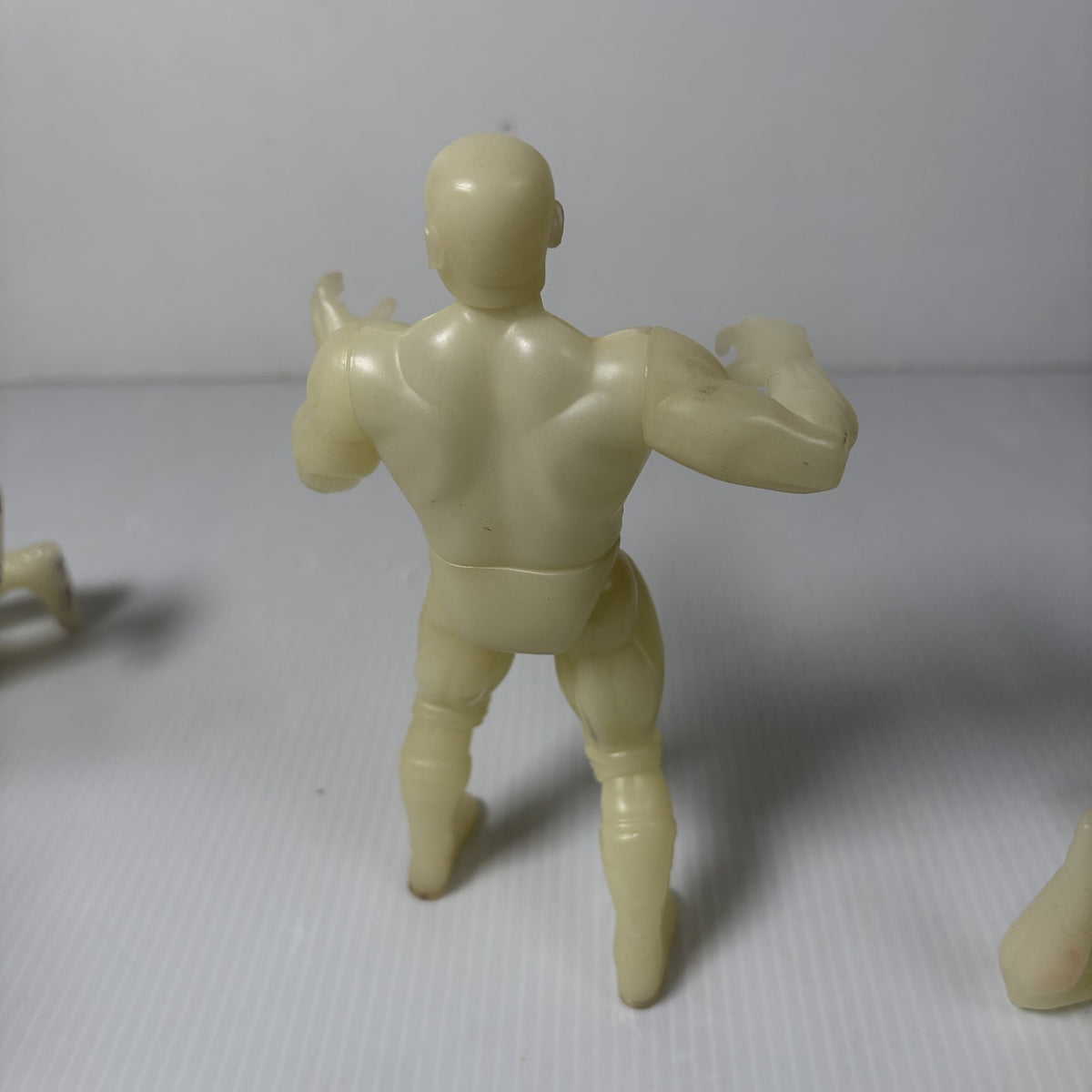 Legends of Pro Wrestling Glow in the Dark Figures Set of 4 WWF Bundy, Butcher