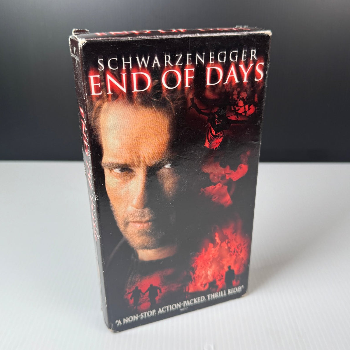 End of Days VHS 1999 Action Thriller Original Release Universal