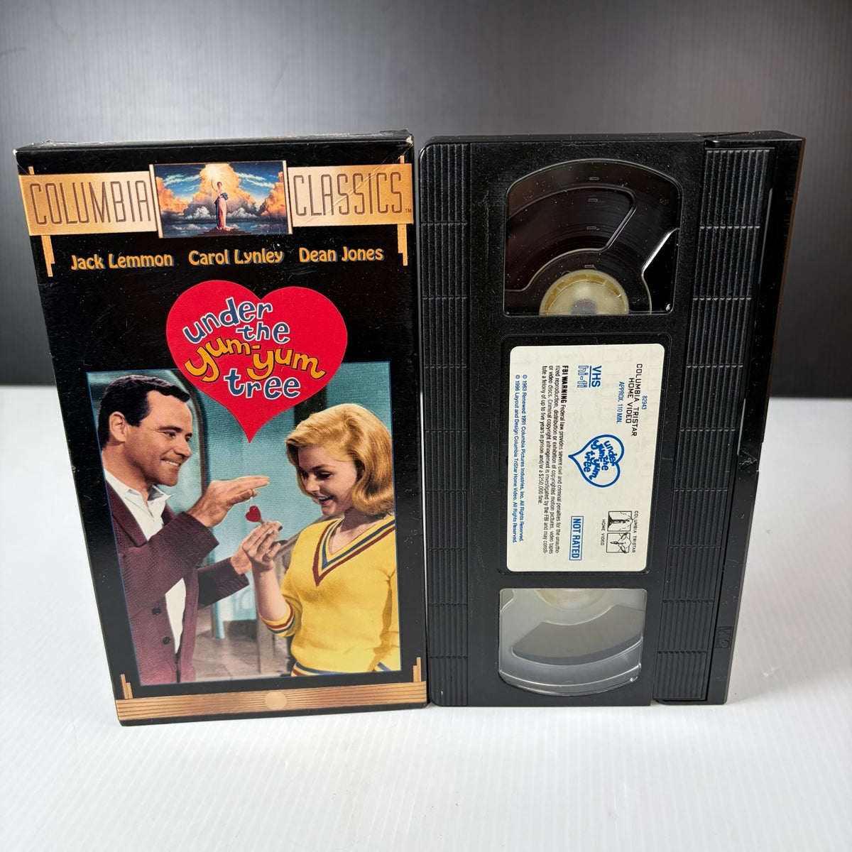 Under the Yum Yum Tree VHS 1963 Comedy Jack Lemmon Columbia Classics