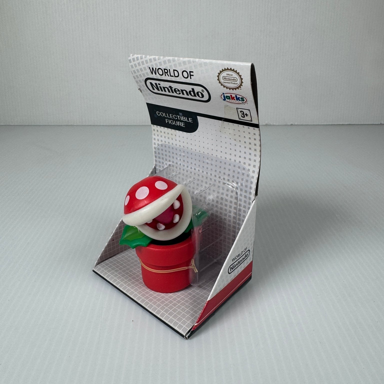 World of Nintendo Red Piranha Plant 2.5" Super Mario Collectible Figure