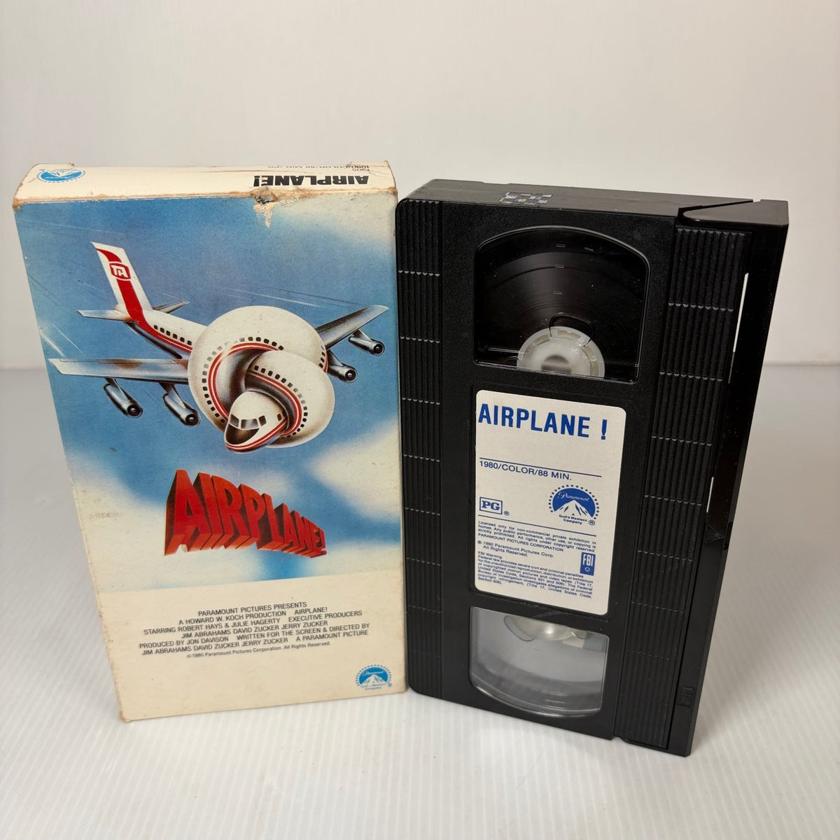 AIRPLANE! VHS 1980 Comedy Spoof Original Release Paramount Pictures