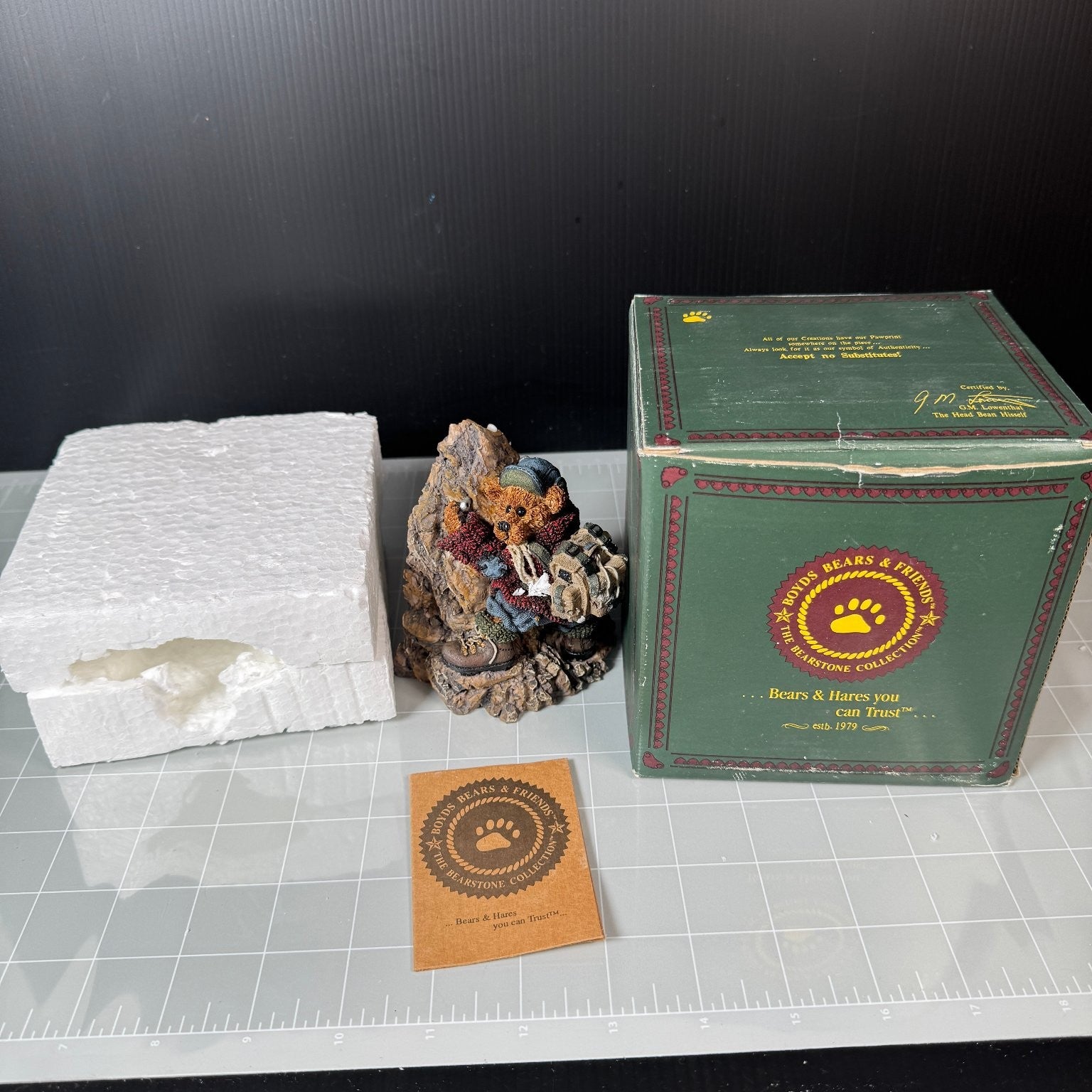 Boyds Bears Climber Resin Figure w/Base 1991 Bearstone Collection