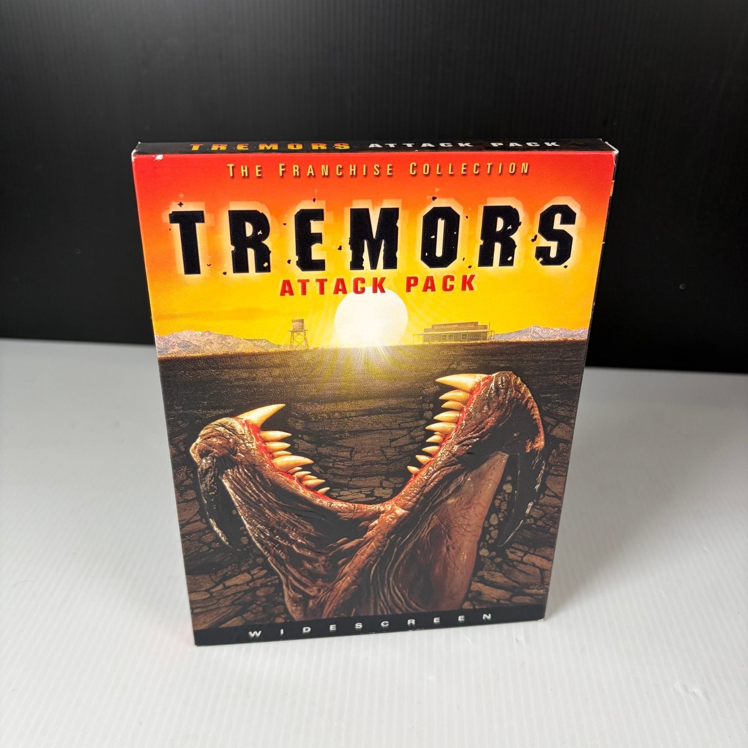 Tremors Attack Pack DVD 2005 Franchise Collection Kevin Bacon Special Features
