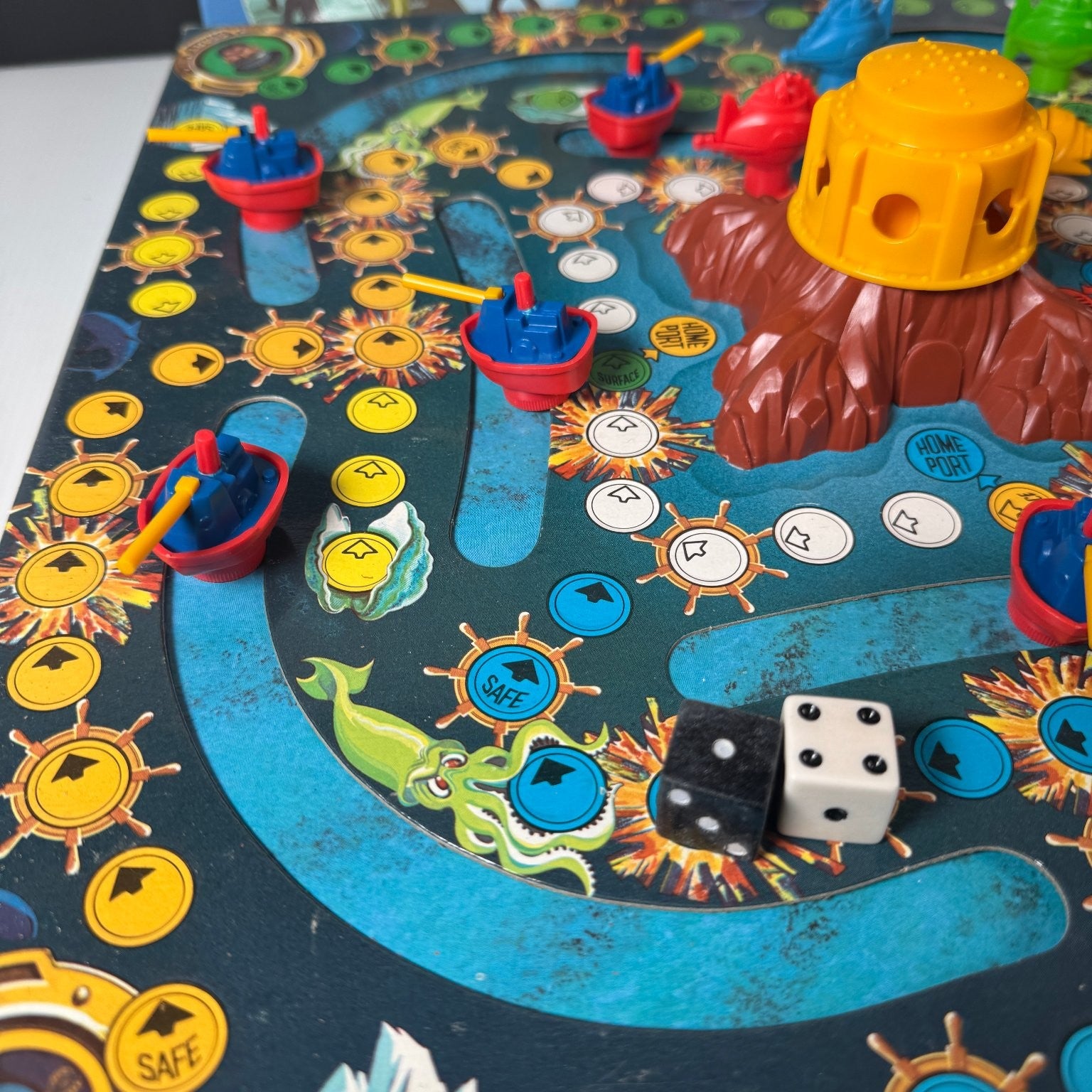 Disney World 20,000 Leagues Under The Sea Game Lakeside Board Game Complete