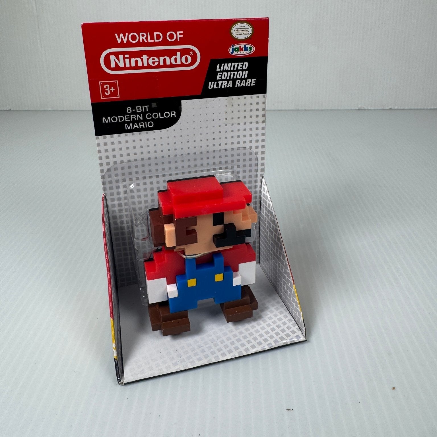 8-Bit Modern Color Mario 2.5" Figure Limited Edition World of Nintendo