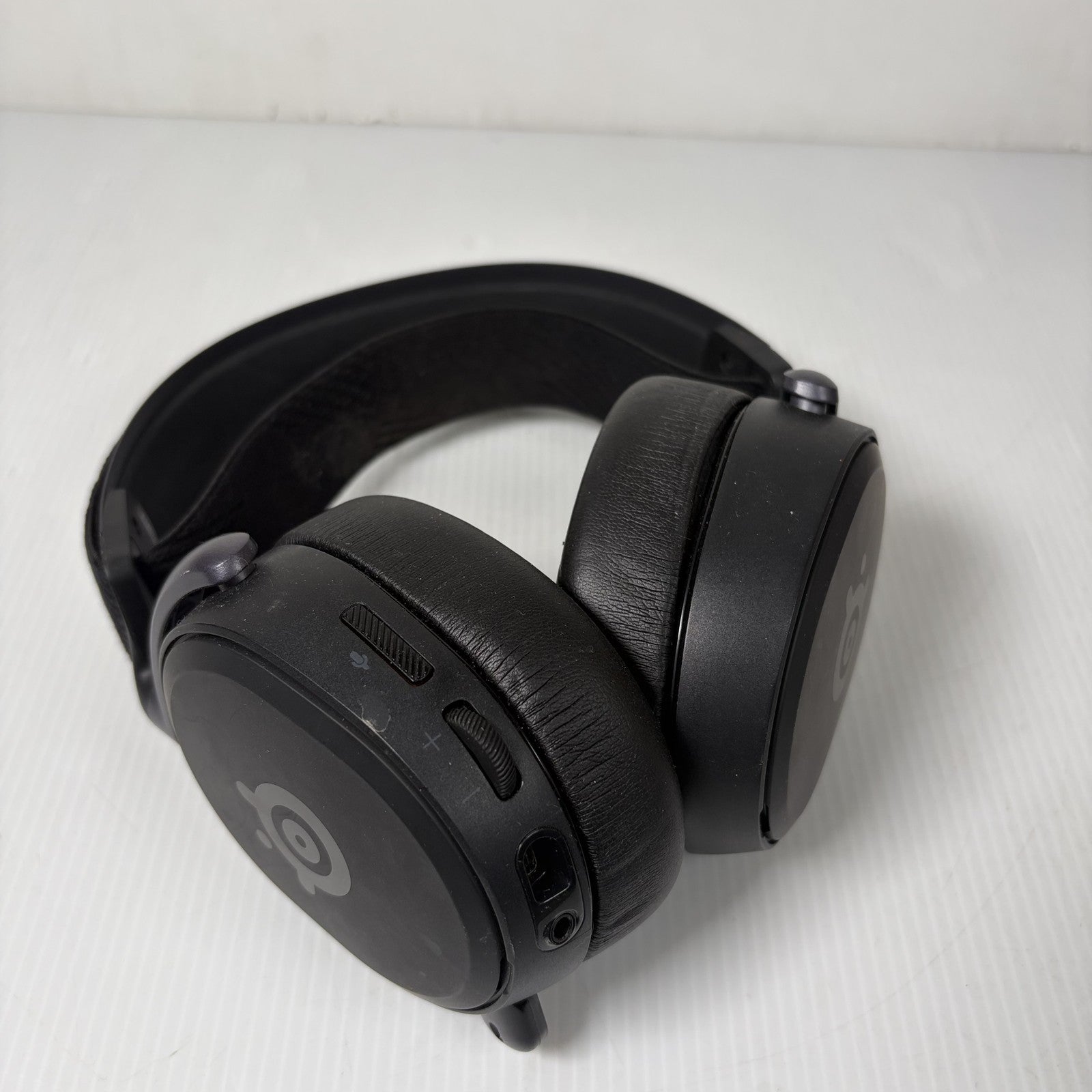 AS IS Untested SteelSeries Wireless Gaming Over-Ear Headset (No Power Adapter)