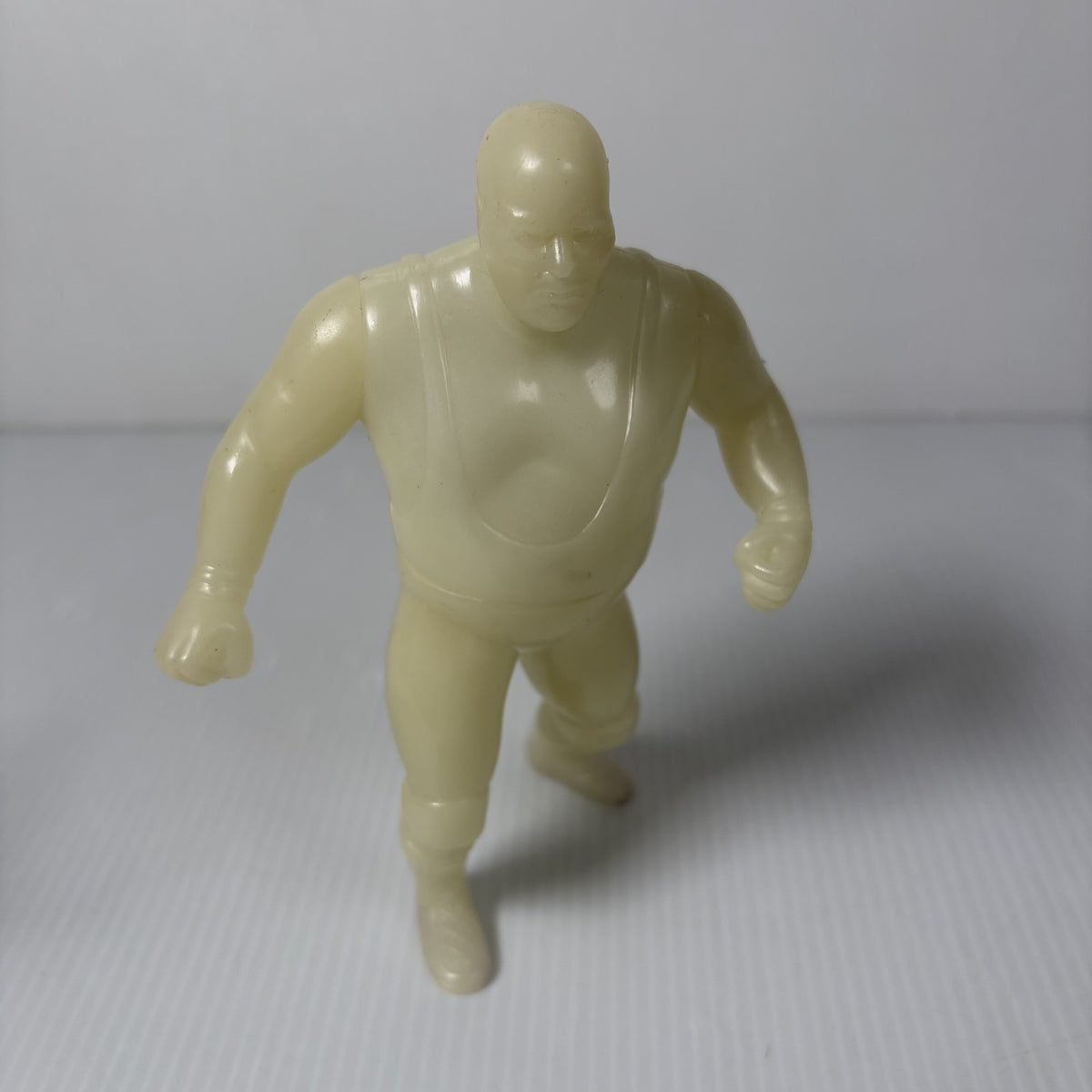 Legends of Pro Wrestling Glow in the Dark Figures Set of 4 WWF Bundy, Butcher