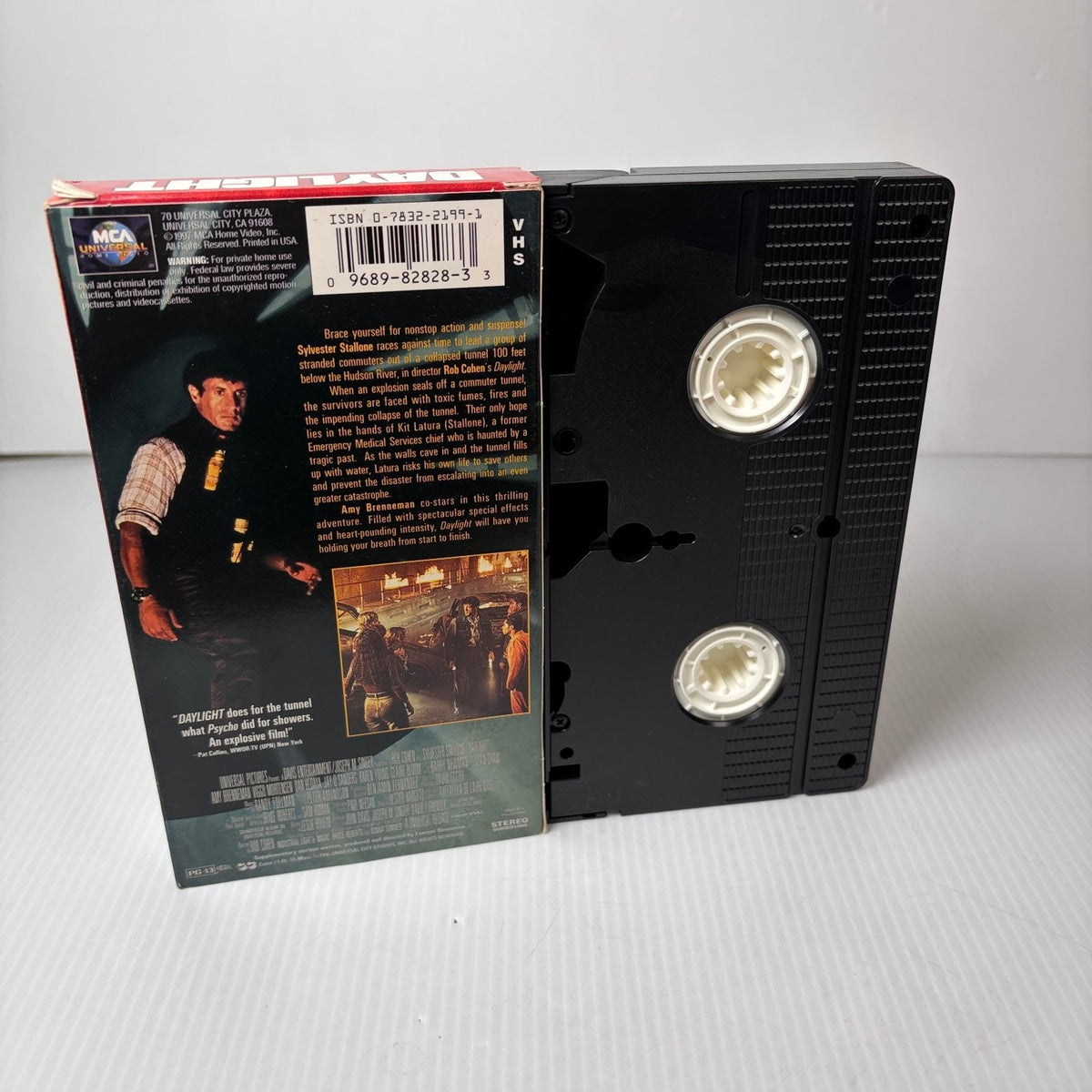 Daylight VHS 1998 Action Thriller Sylvester Stallone MCA Universal