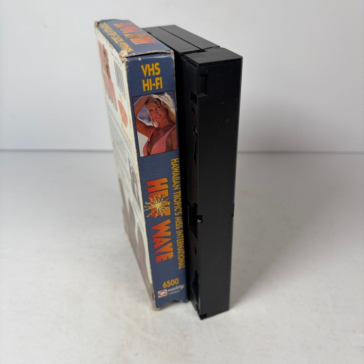 Heat Wave Miss Hawaiian Tropic International VHS Tape Benny Hill Quality Video