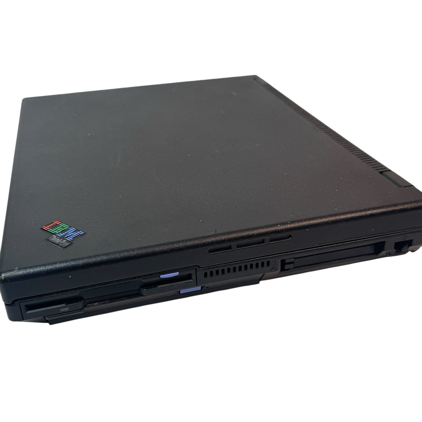 IBM ThinkPad i Series Type 2611 Laptop Powers On Black Screen Needs Battery