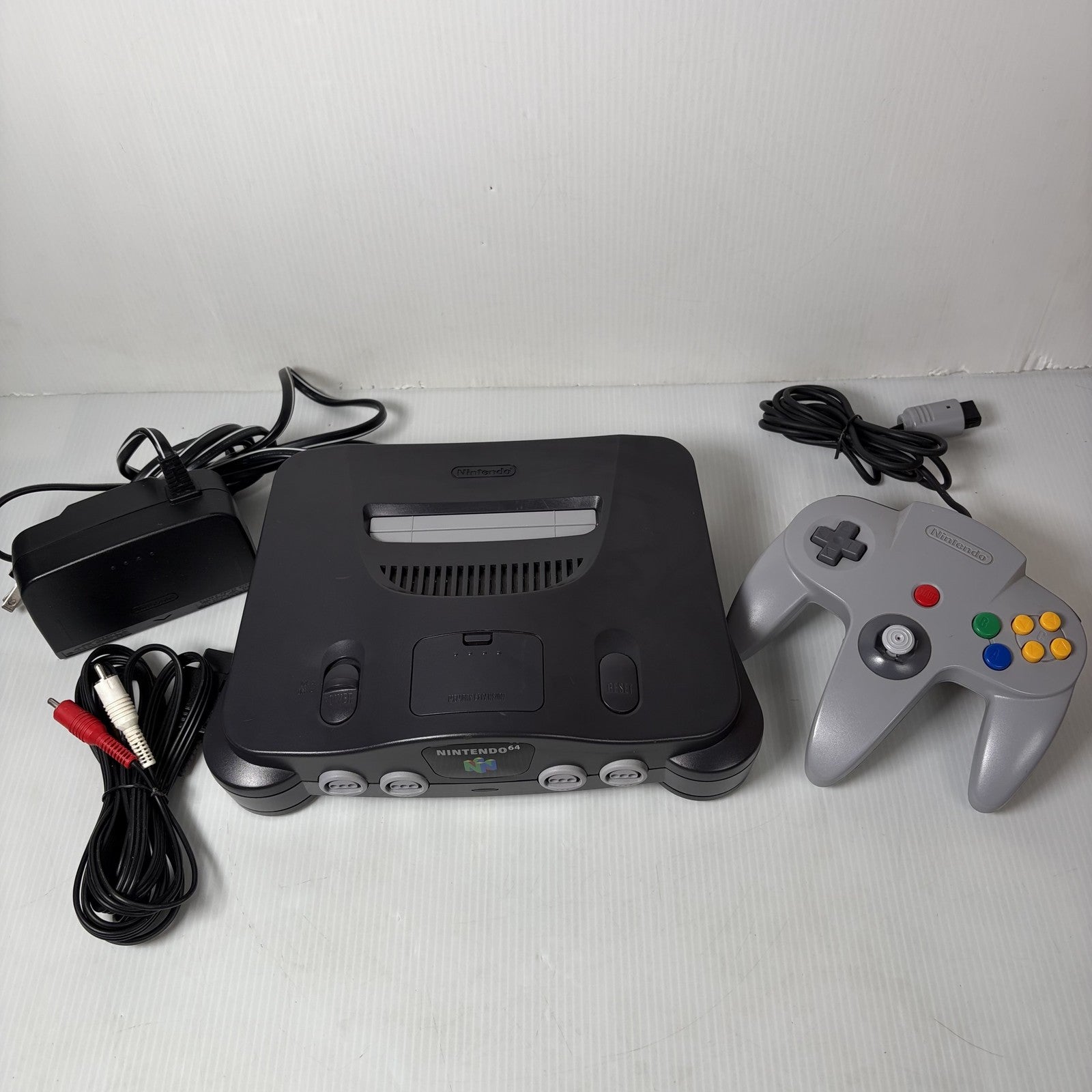 Nintendo 64 N64 Console System Gray NUS-001(USA) with OEM Controller & Cables
