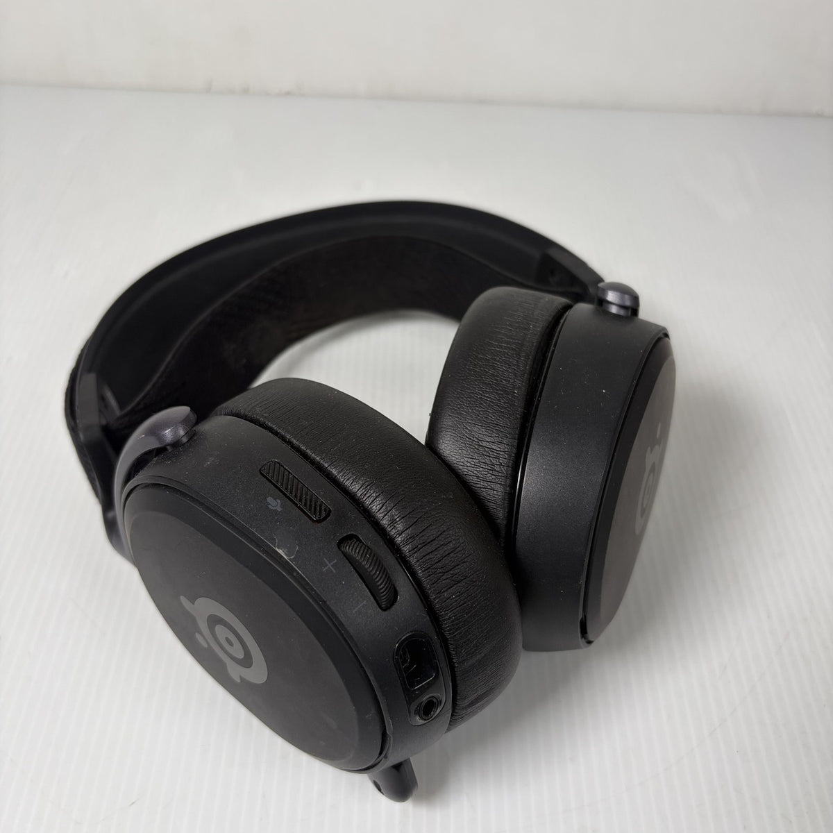 AS IS Untested SteelSeries Wireless Gaming Over-Ear Headset (No Power Adapter)