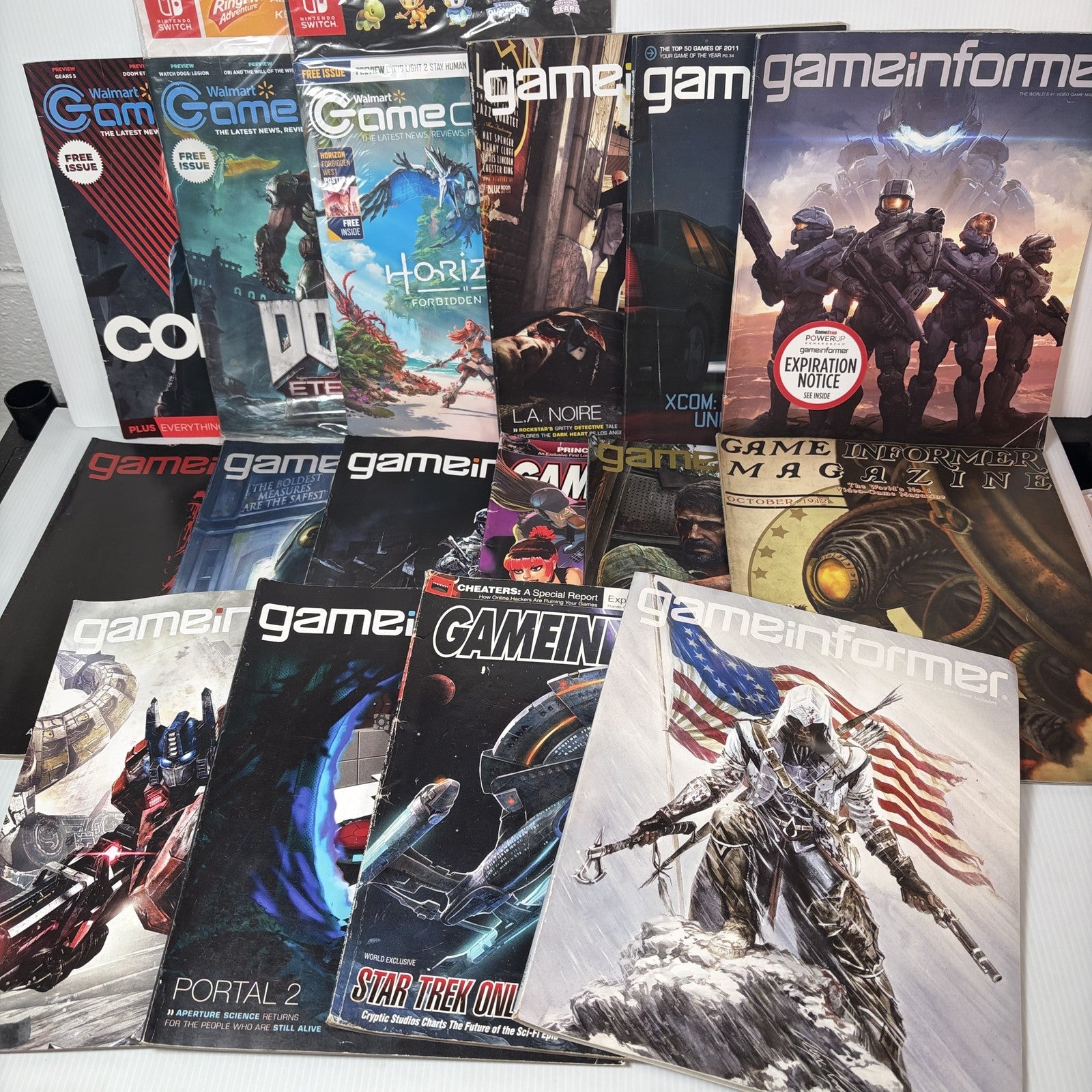 Lot of 20+ Game Informer & Walmart GameCenter Video Game Magazines Halo Last Of