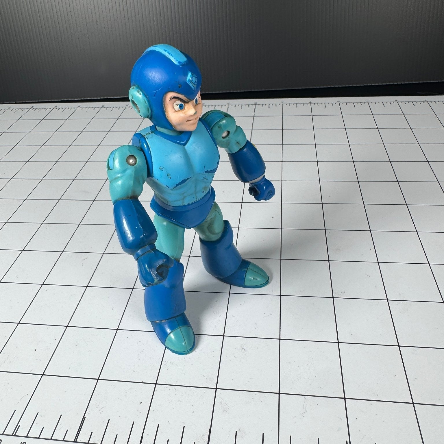 Vintage 1994 Mega Man Video Game 5" Action Figure Bandai Capcom