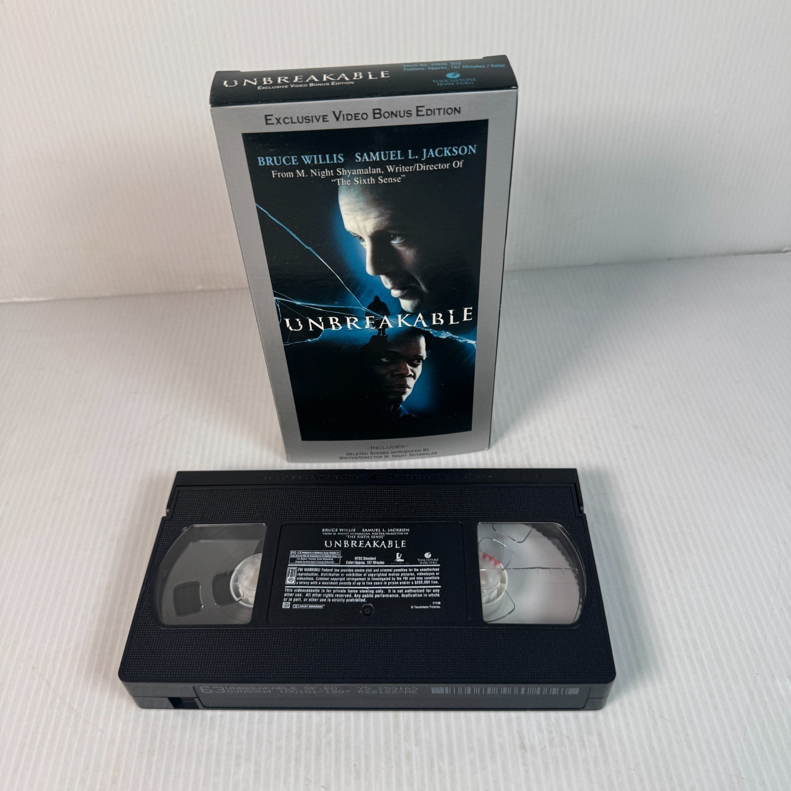 Unbreakable (VHS 2000 Bruce Willis Samuel L. Jackson)