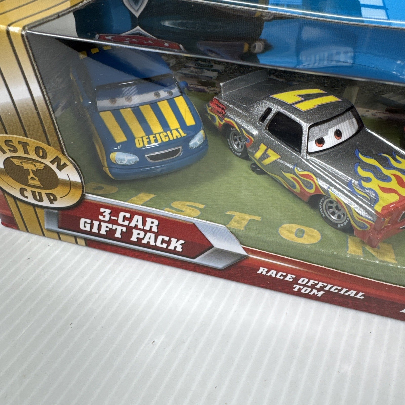 Disney Pixar Cars PISTON CUP 3-CAR GIFT PACK DARREL BOB TOM 2010 1:55 Diecast