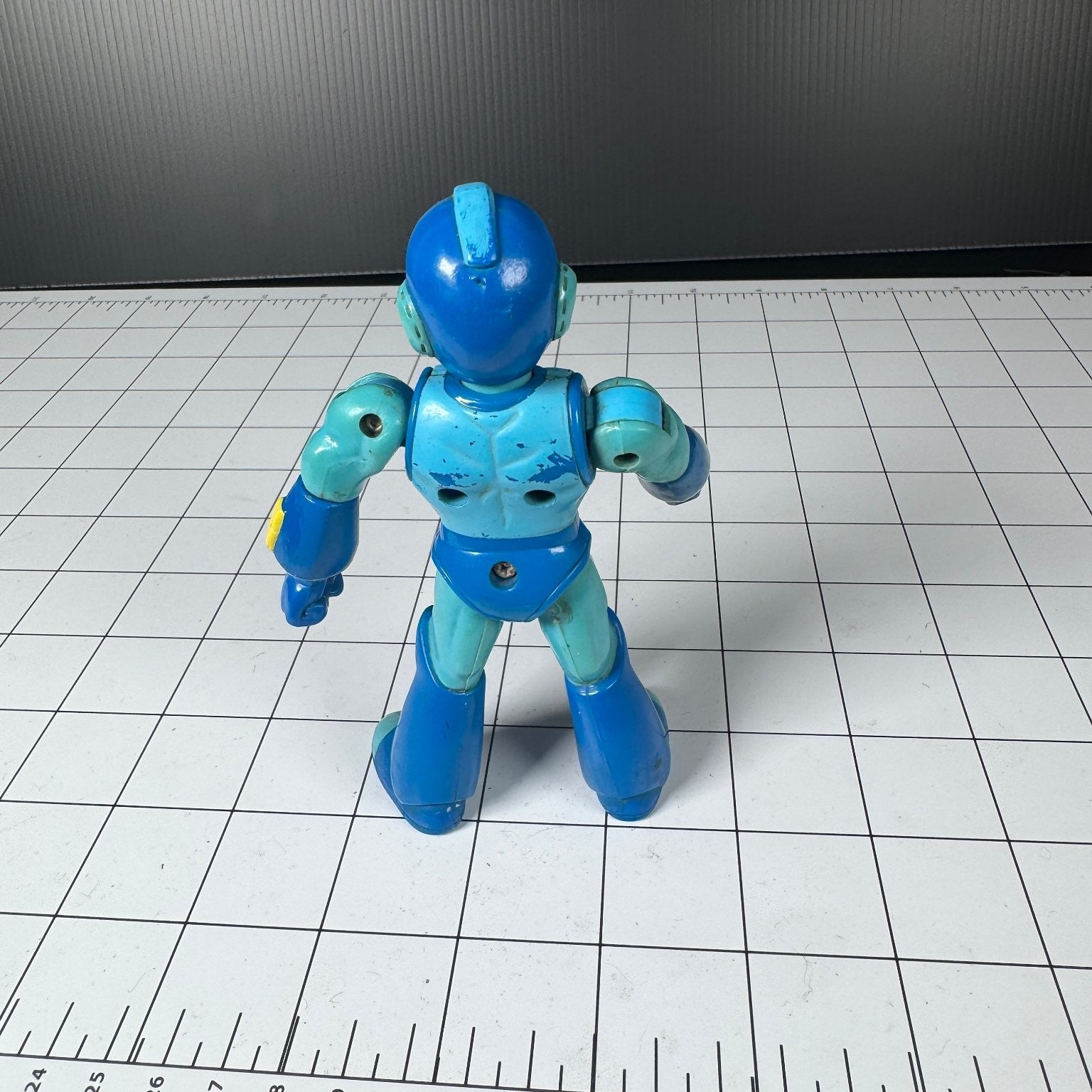 Vintage 1994 Mega Man Video Game 5" Action Figure Bandai Capcom