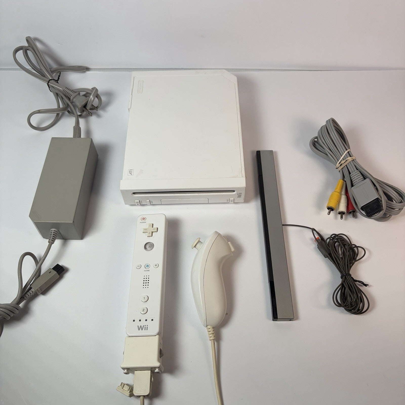 Nintendo Wii RVL-001 White Console w/ Motion Plus & Nunchuk C Condition Working