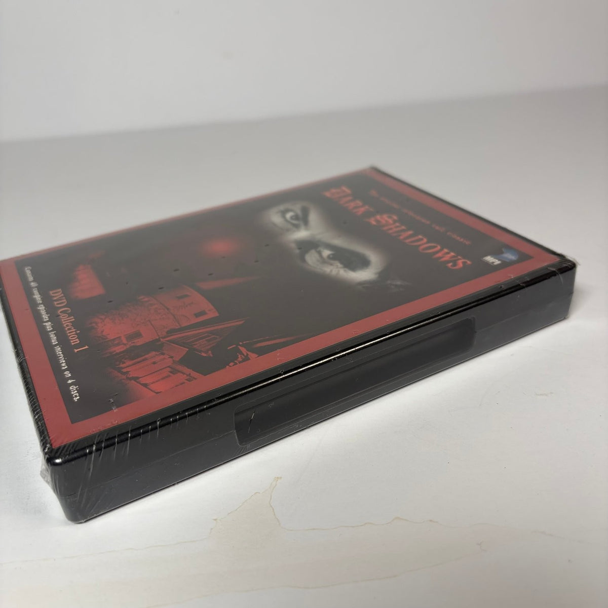 Dark Shadows DVD Collection 1 2002 Barnabas Collins Cult Classic 4-Disc Set