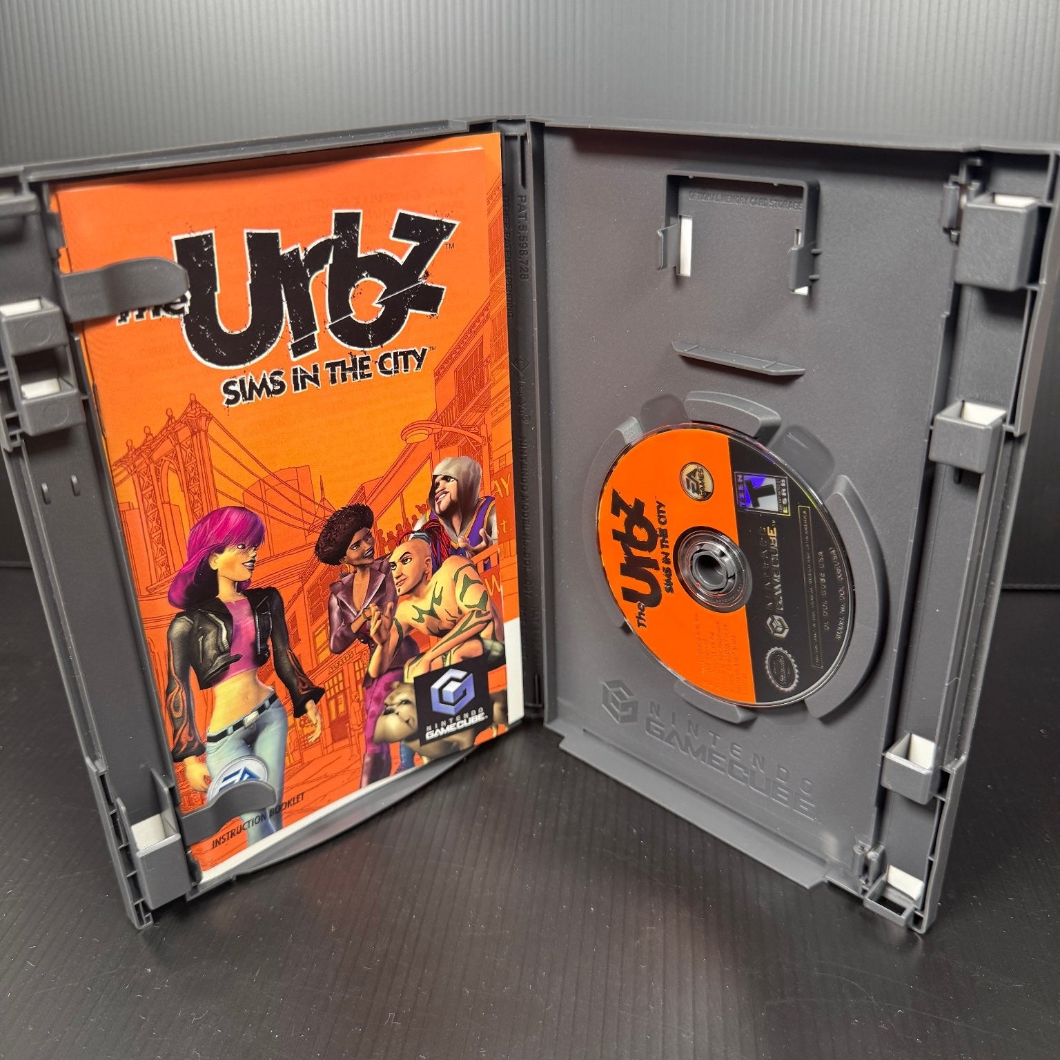 The Urbz Sims in the City Special Edition Nintendo GameCube Complete CIB Game